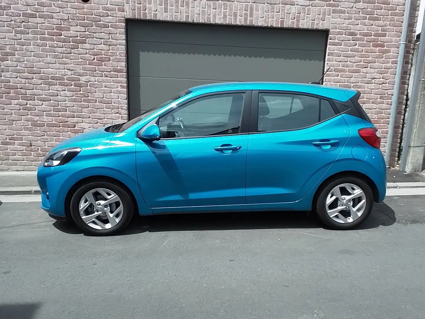 Hyundai i10 i10 1.0i Twist Techno Pack Blauw - 2