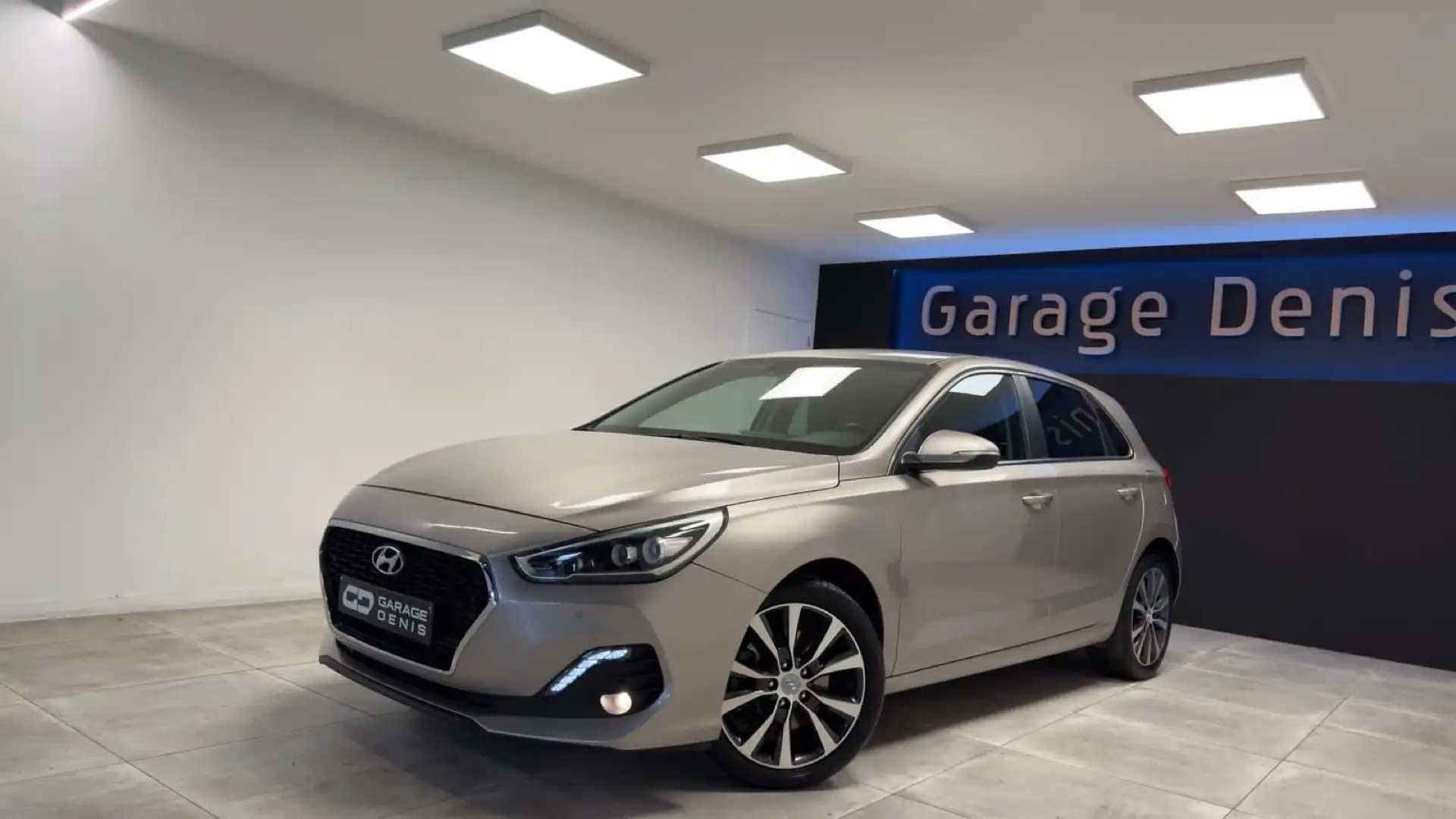 Hyundai i30 1.4 T-GDi Shine *BOITE-AUTO*GPS+CAMERA*CUIR* Grijs - 1