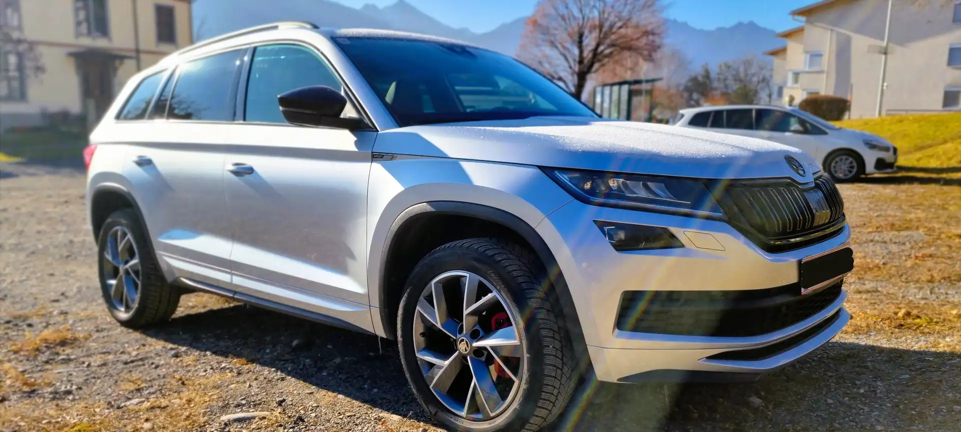Skoda Kodiaq 2,0 TDI DSG Sportline*Pano*7 Sitze*AHK* Silber - 1