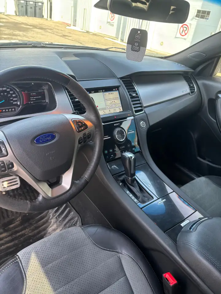 Ford Taurus снимка Ford Taurus