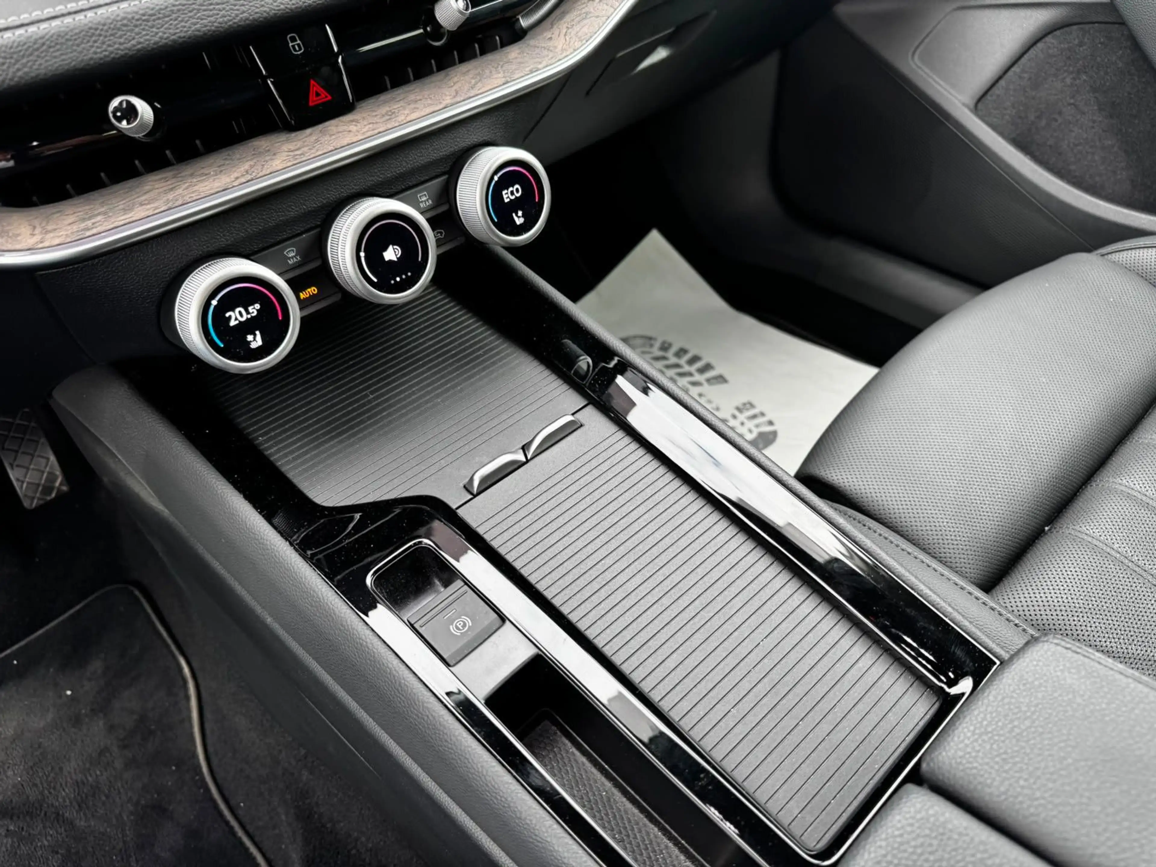 Skoda Superb Combi 1.5 TSI iV 150 kW L&K — photo 12