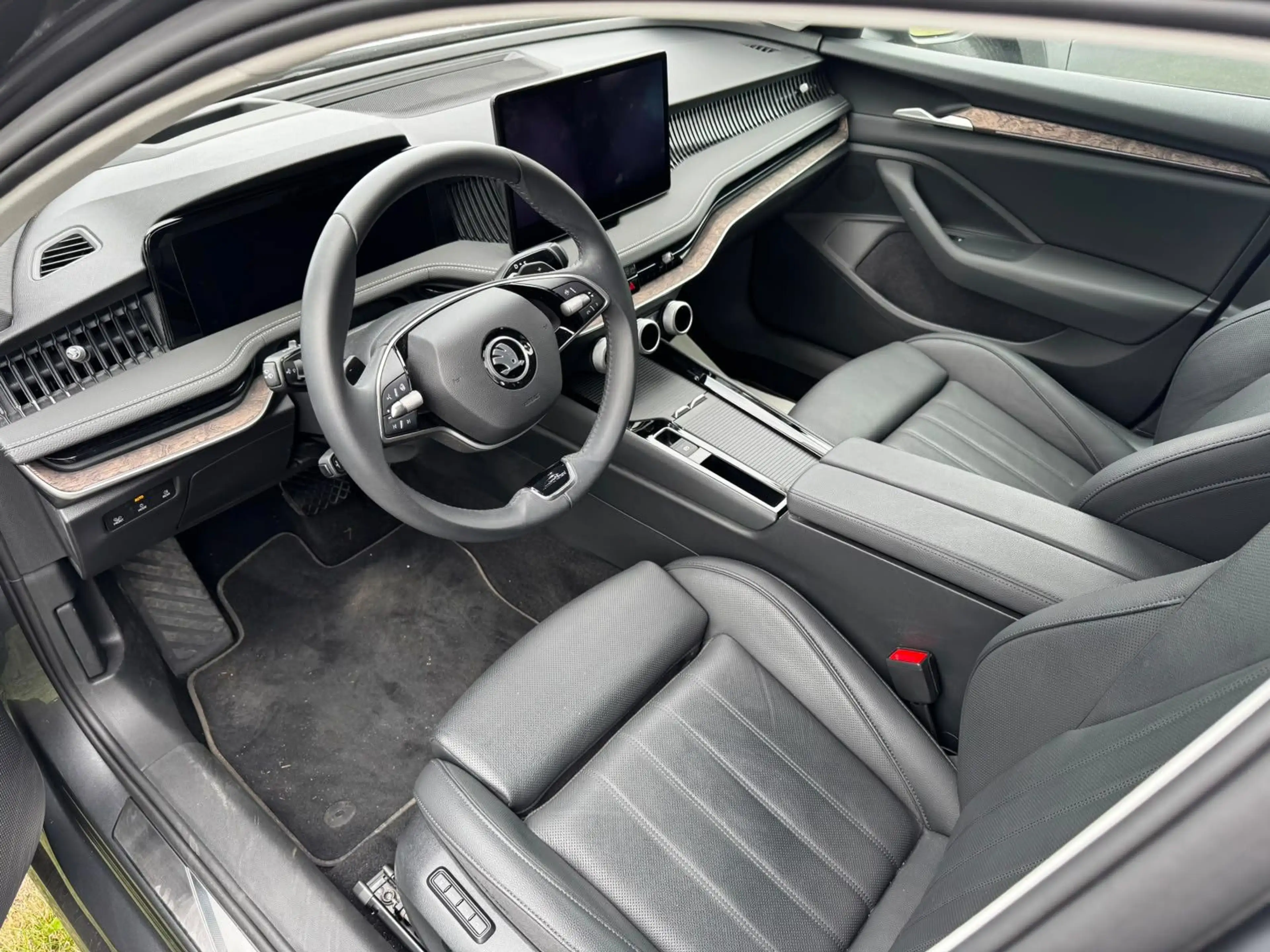 Skoda Superb Combi 1.5 TSI iV 150 kW L&K — photo 8