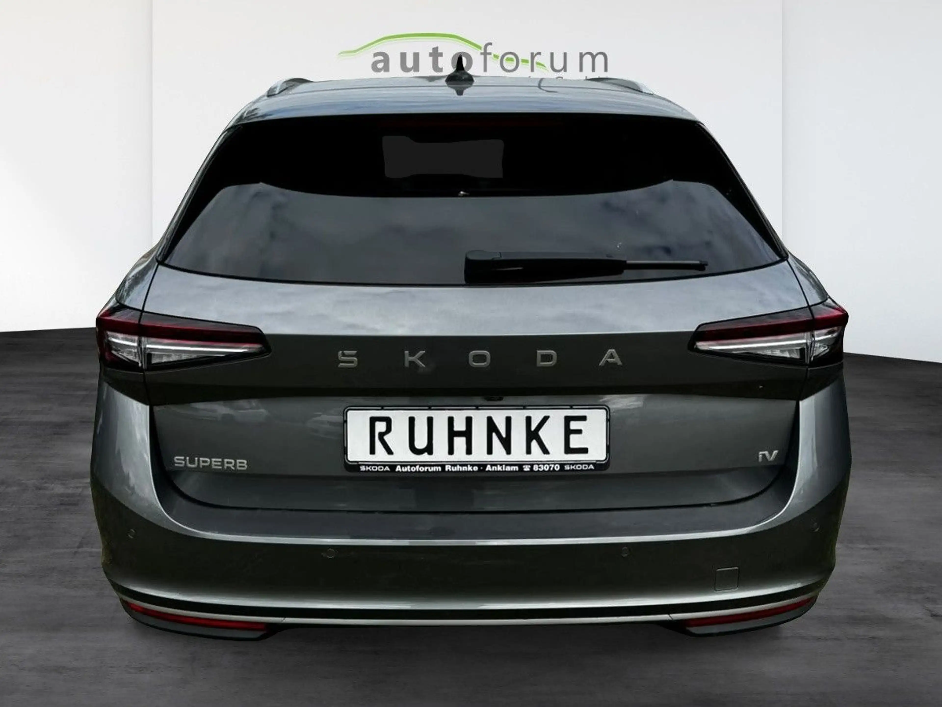Skoda Superb Combi 1.5 TSI iV 150 kW L&K — photo 5