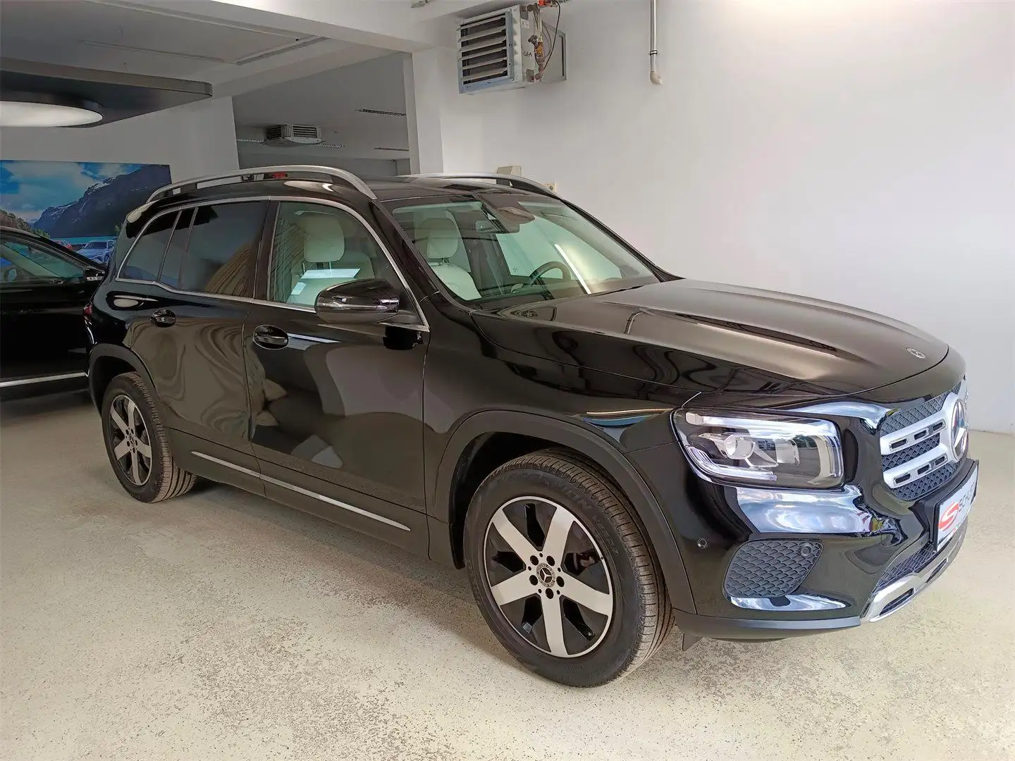 Mercedes-Benz GLB 200 D *LED* *NAVI* *LEDER* Schwarz - 1