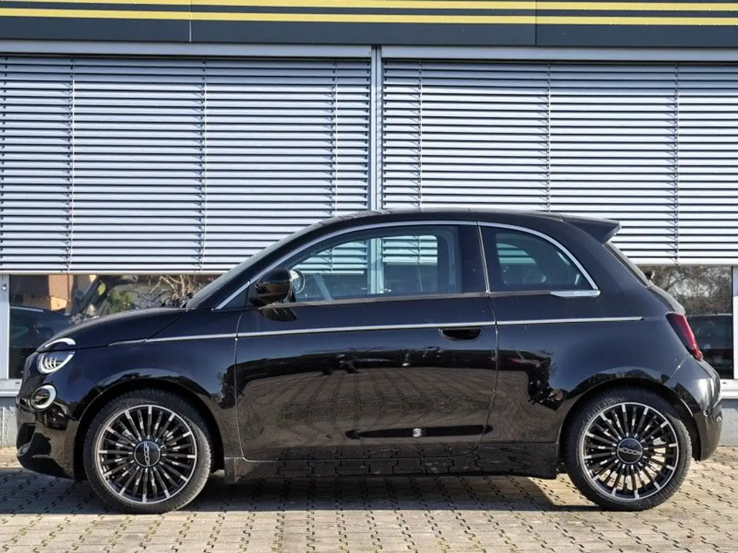 Fiat 500e 500 e La Prima* Schwarz - 2