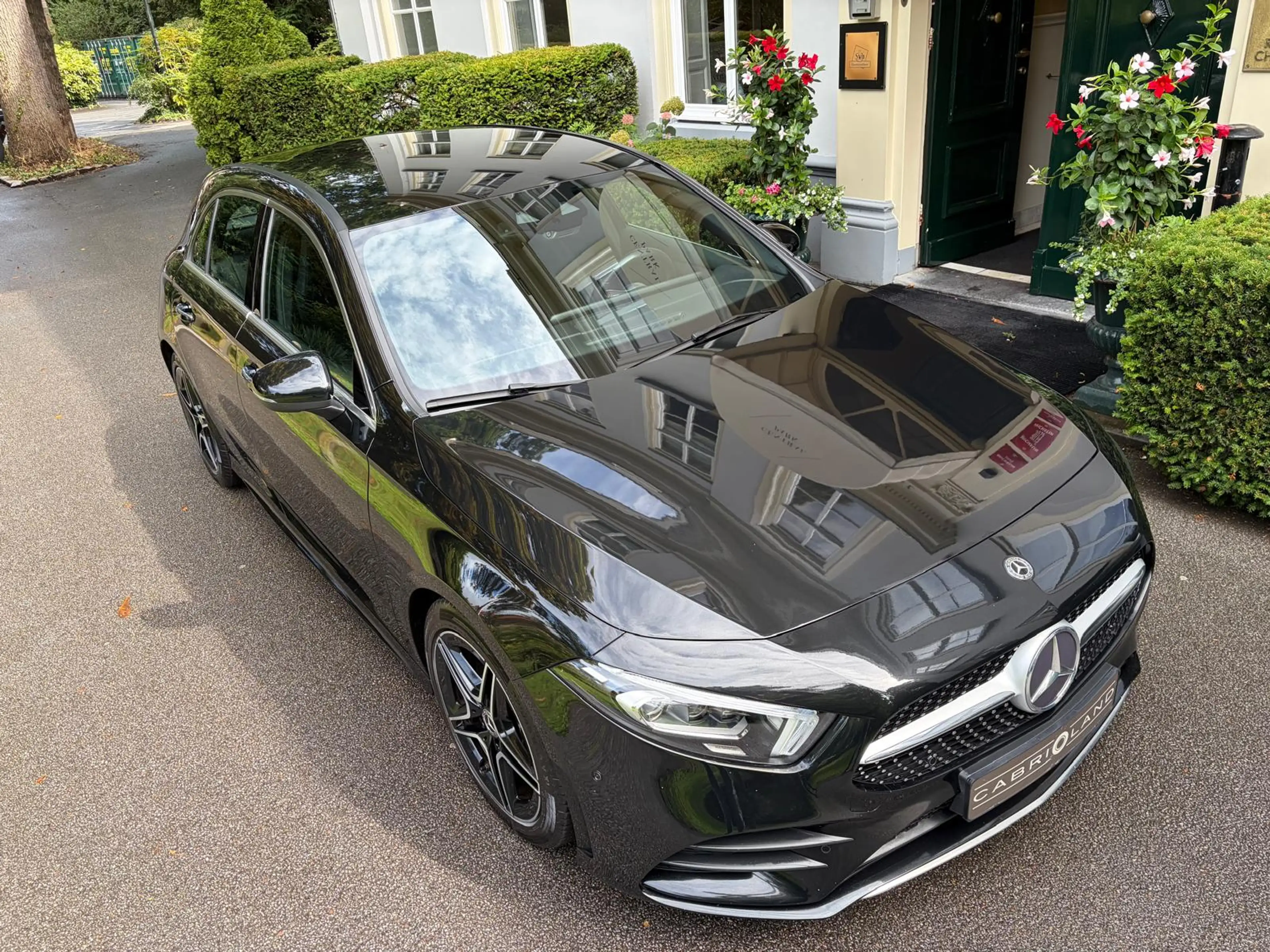 Mercedes-Benz A 250 Premium Plus — photo 12