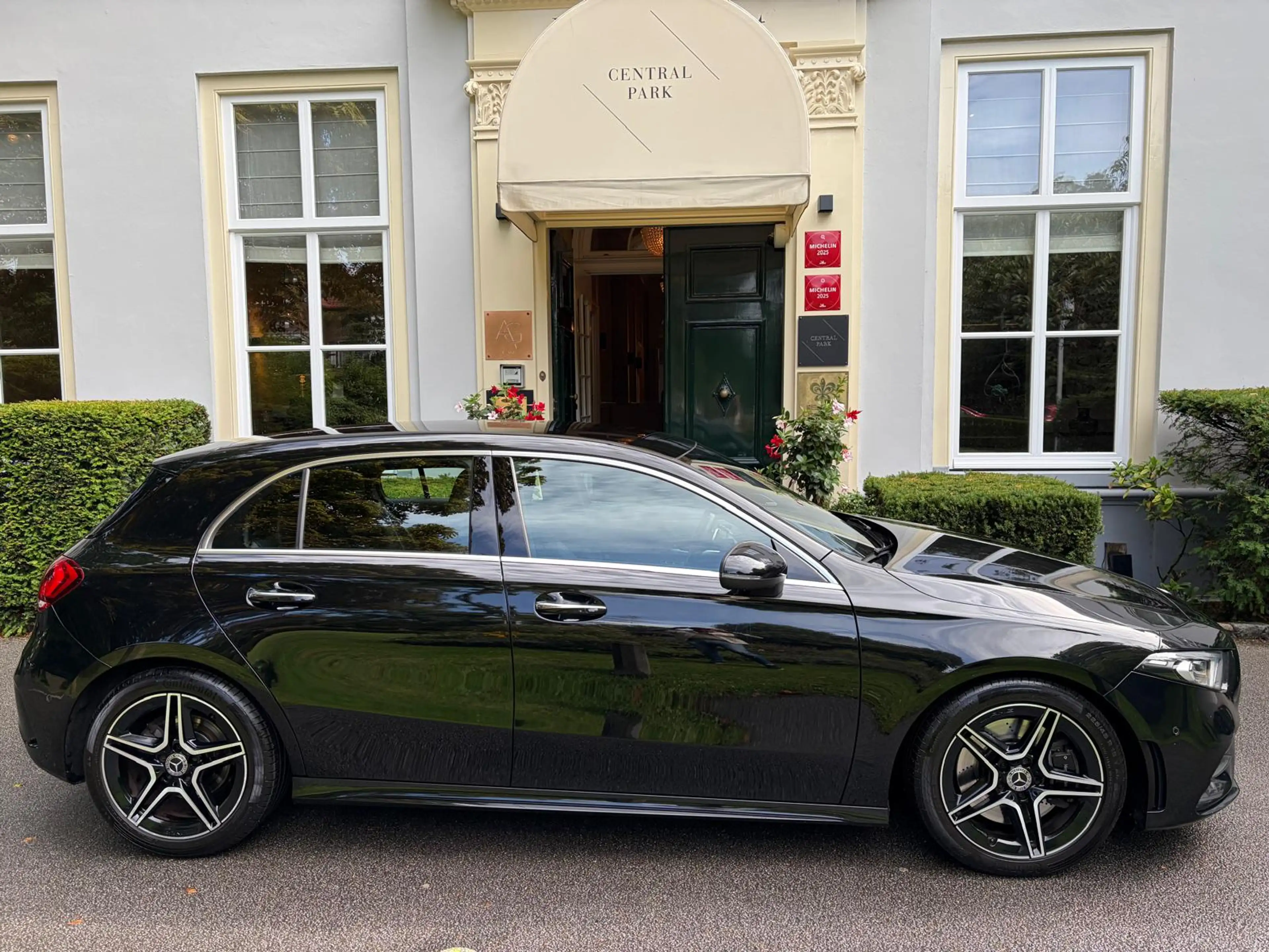 Mercedes-Benz A 250 Premium Plus — photo 3