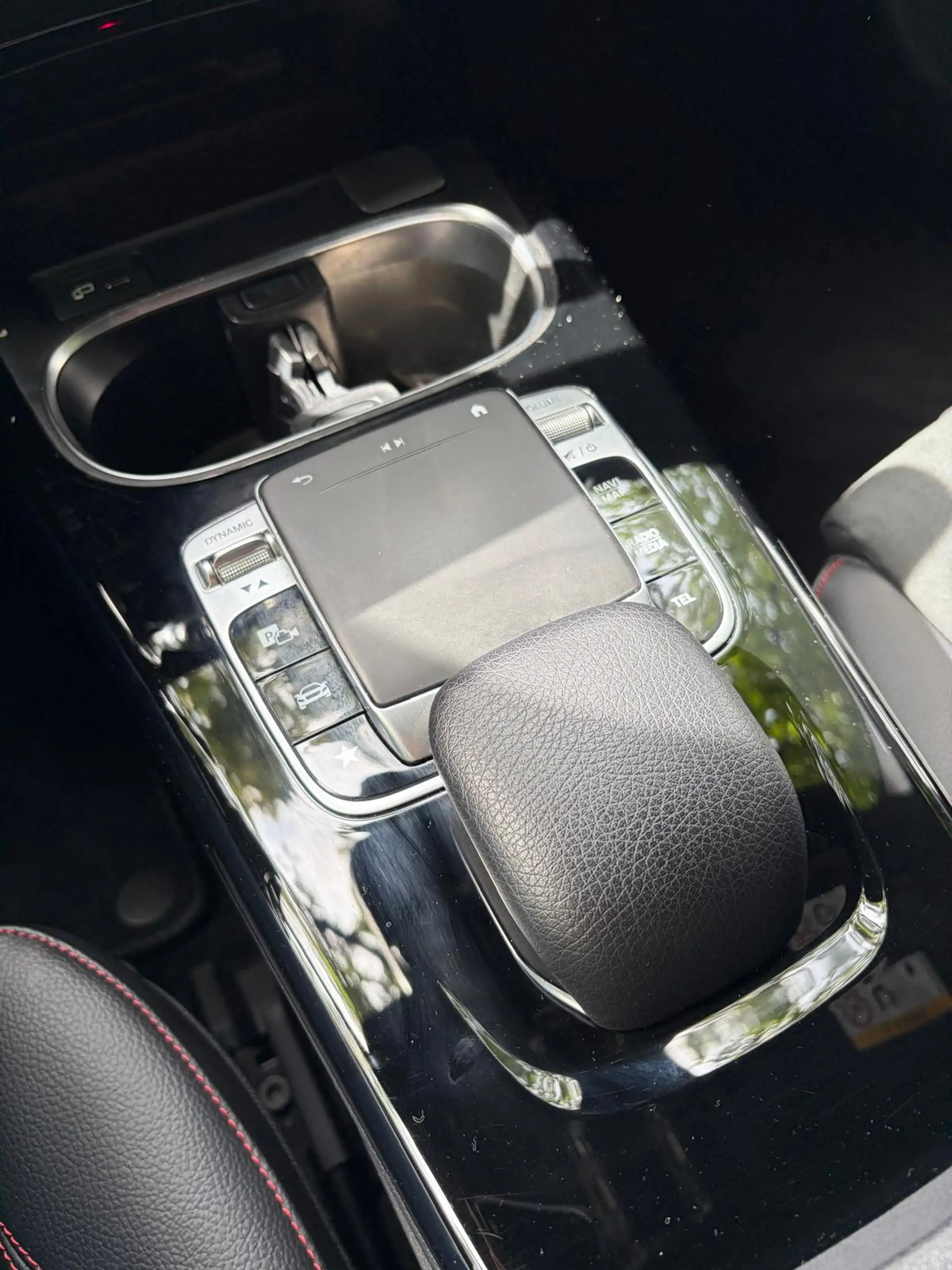Mercedes-Benz A 250 Premium Plus — photo 22