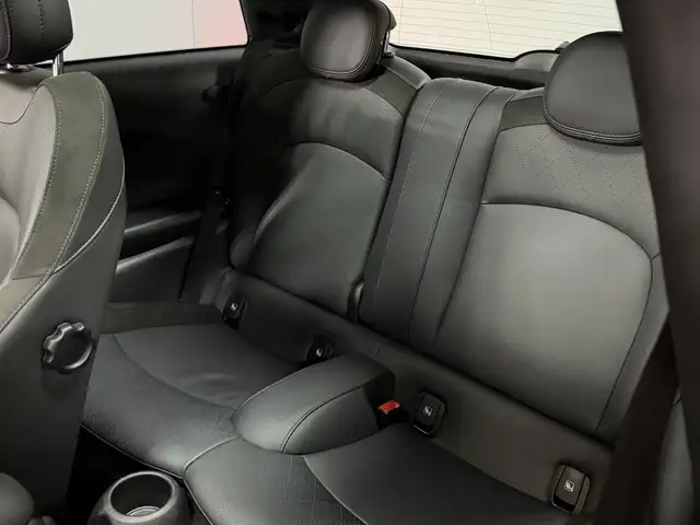 Mini Hatch view 14