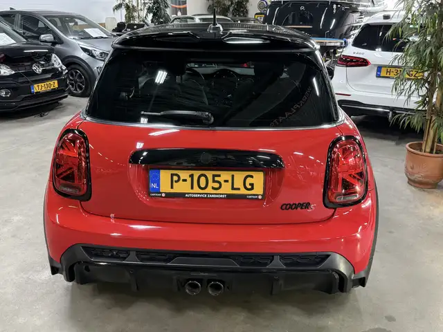 Mini Hatch view 5