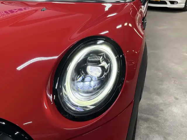 Mini Hatch view 10