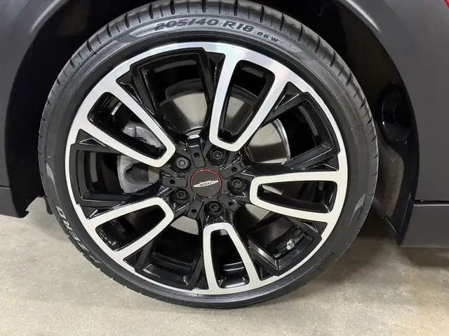 Mini Hatch view 7