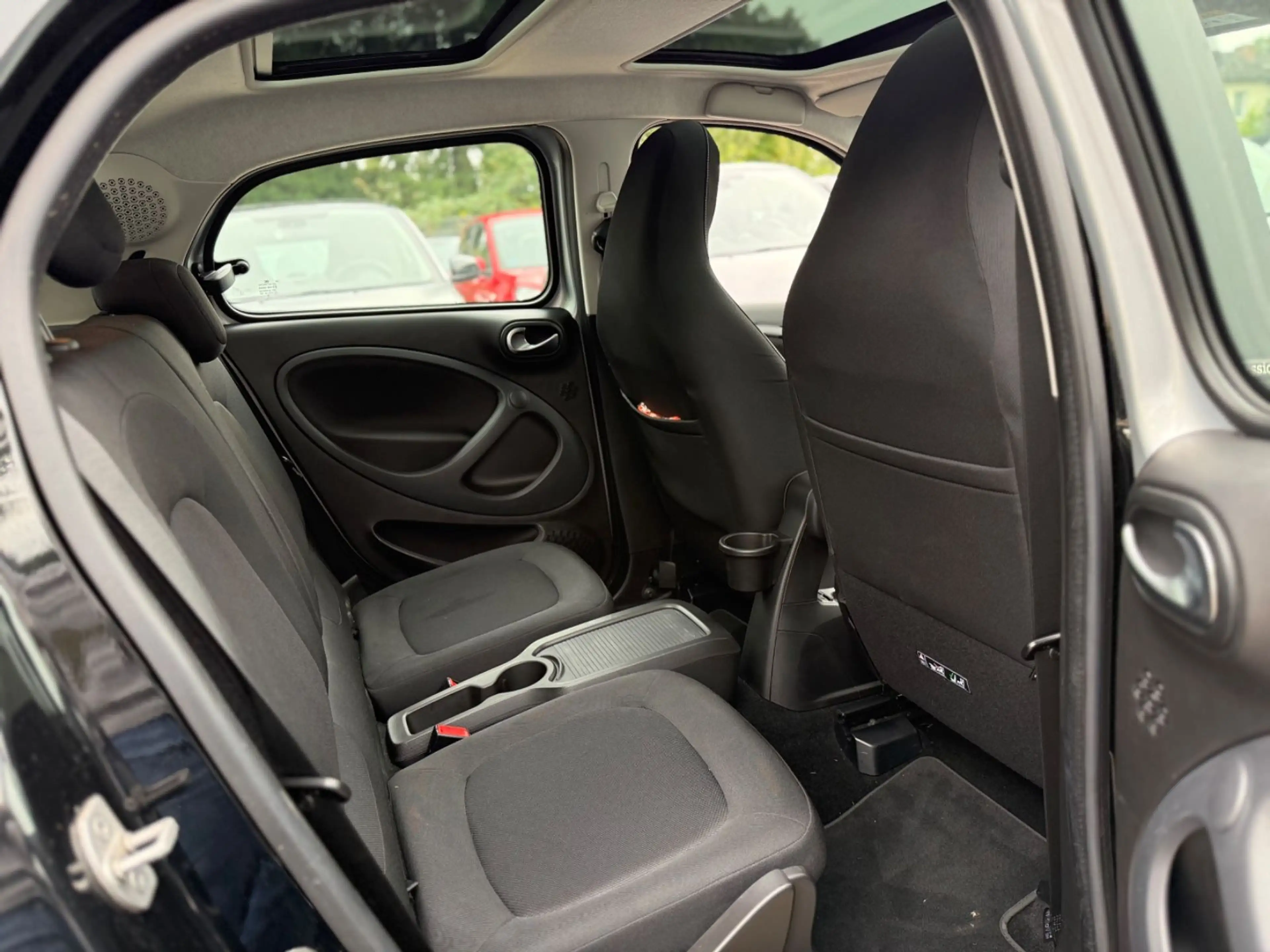 smart forFour *AMBIENTE*PANORAMA*KAMERA*NAVI* — photo 11