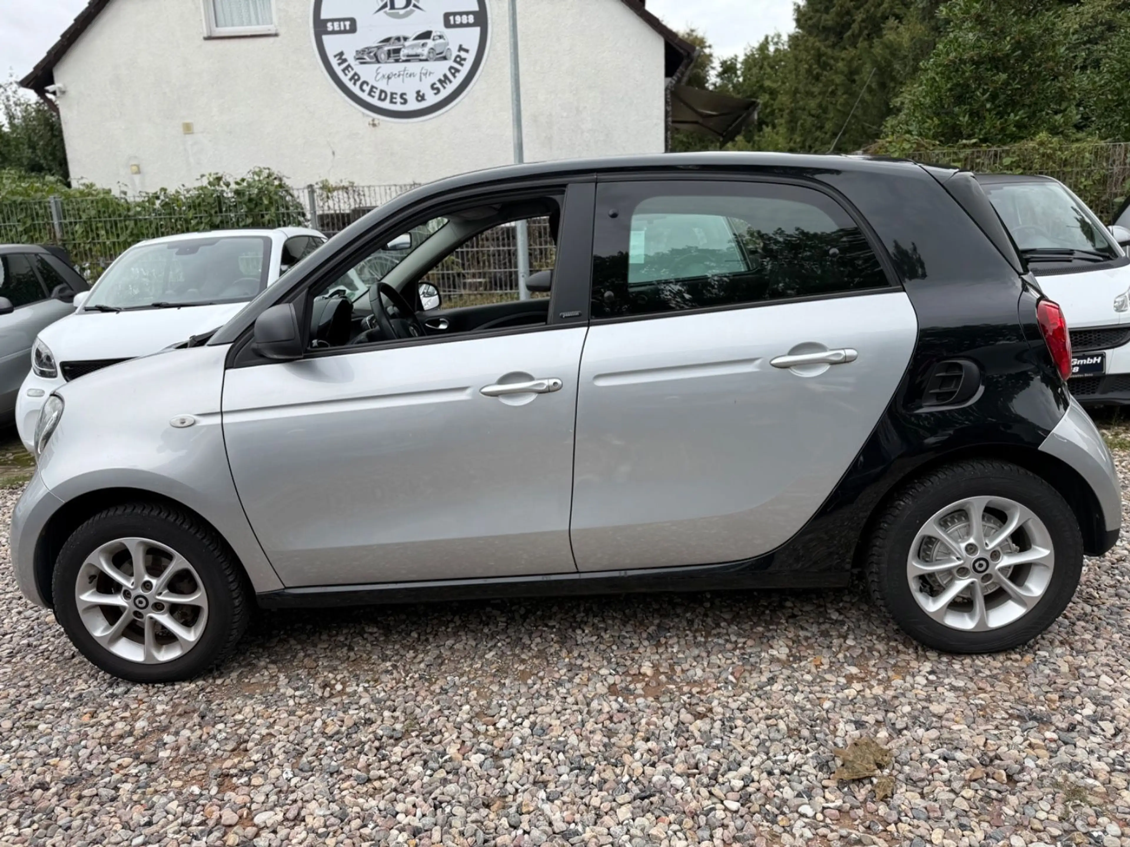 smart forFour *AMBIENTE*PANORAMA*KAMERA*NAVI* — photo 10