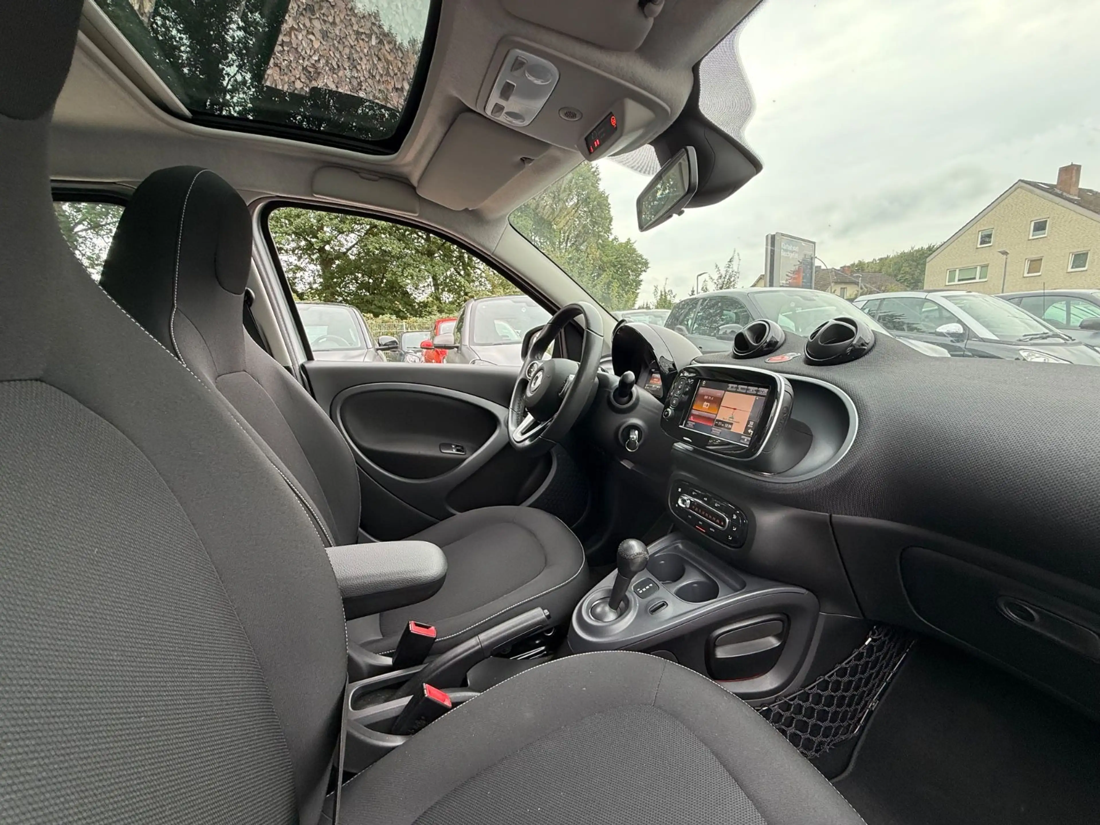 smart forFour *AMBIENTE*PANORAMA*KAMERA*NAVI* — photo 15