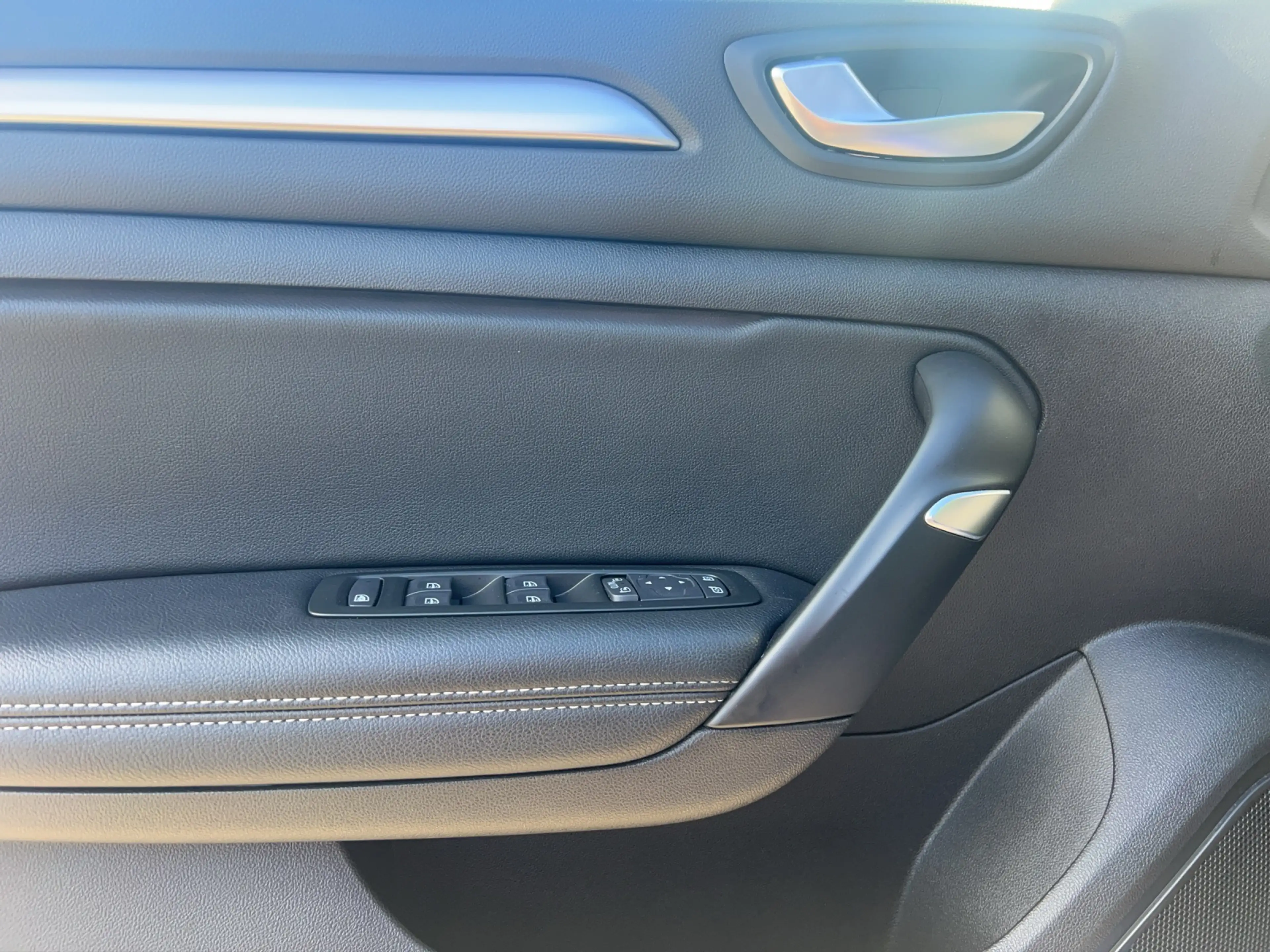 Renault Megane 1.3 TCE Intens — photo 6