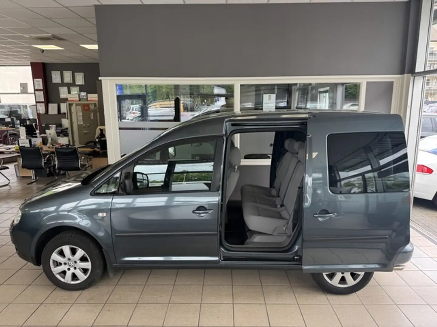 Volkswagen Caddy Life 2.0 EcoFuel Erdgas+Benzin 1Hand Klima Grau - 2