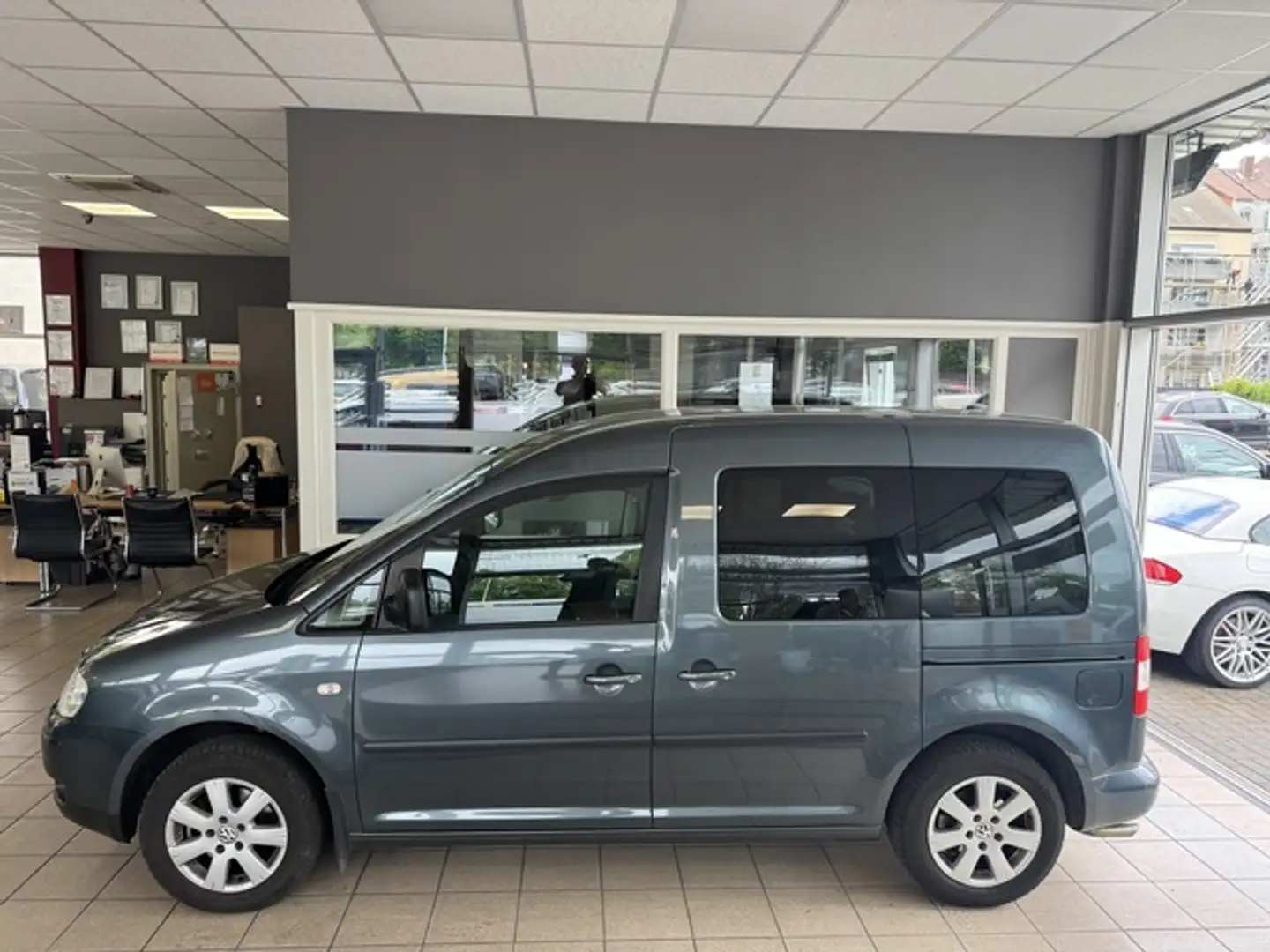 Volkswagen Caddy Life 2.0 EcoFuel Erdgas+Benzin 1Hand Klima Grau - 1