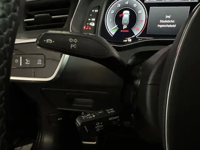 Audi A6 view 10