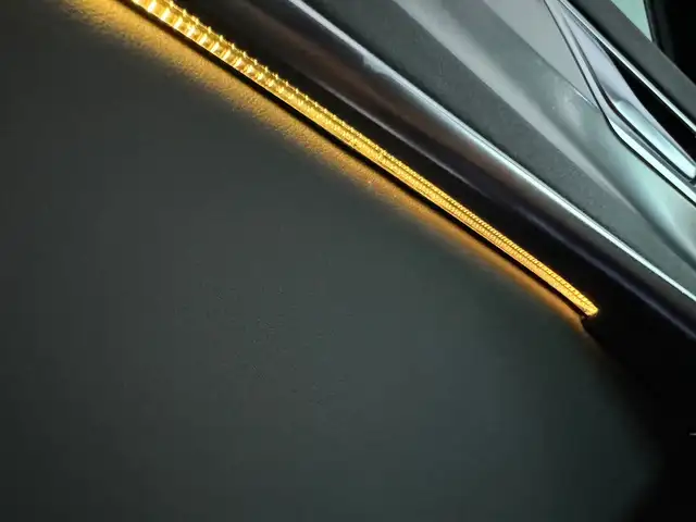 Audi A6 view 11