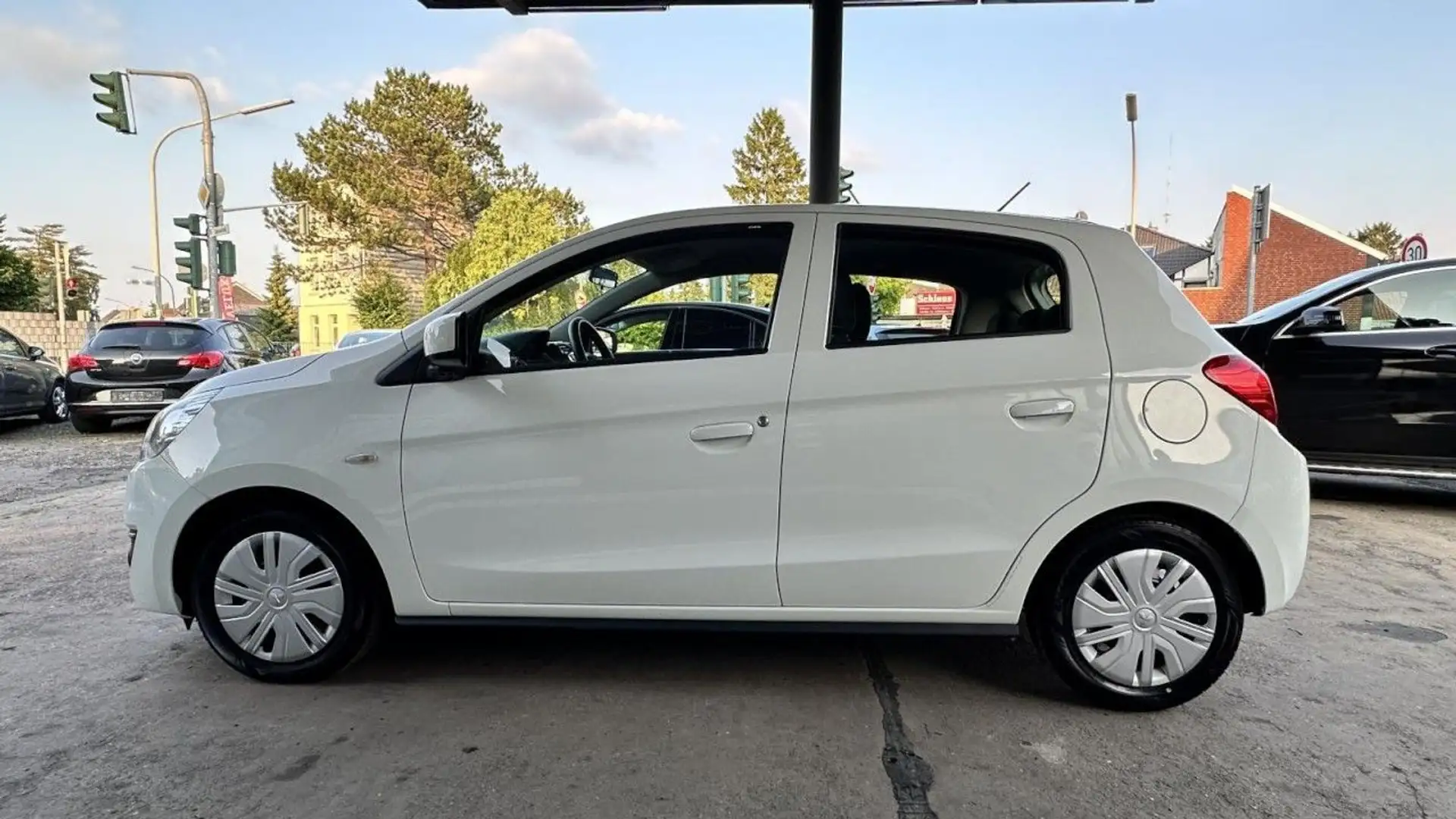 Mitsubishi Space Star Basis*1-Hand*Garantie*Radio*Top* Weiß - 2