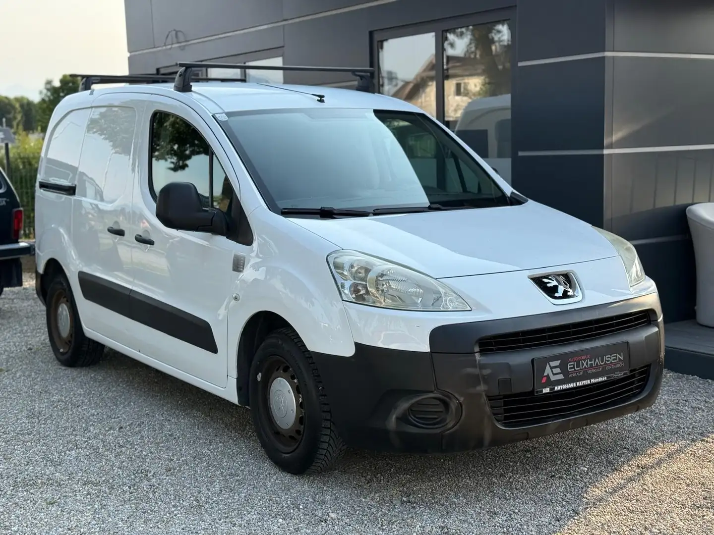 Peugeot Partner HDi 75 Transporter / Kastenwagen Weiß - 1