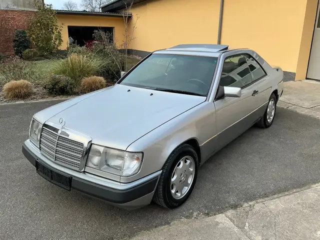 Mercedes-Benz Baureihe 124 CE-Klasse 230 CE