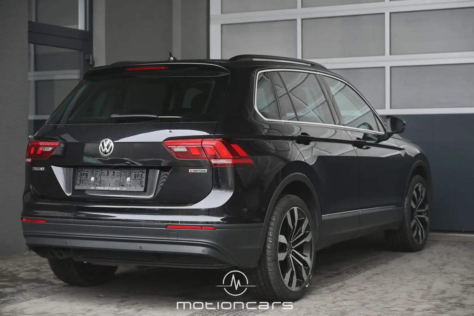Volkswagen Tiguan 2.0 TDI BMT Sky 4Motion Pickerl NEU Schwarz - 2