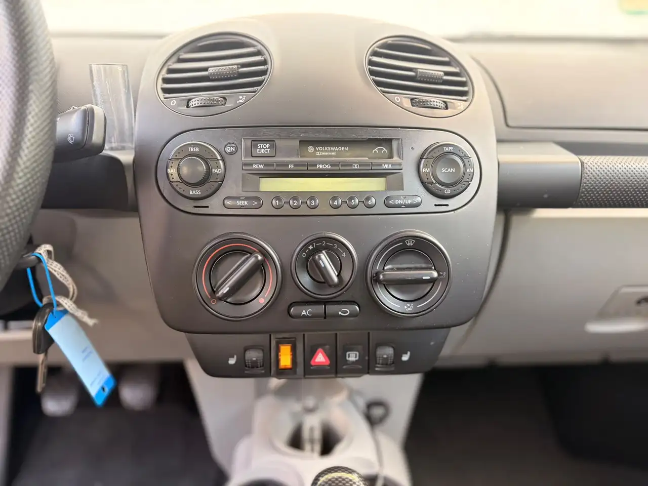 Volkswagen New Beetle Nur 80.000 km | Klima | 1. Hand | TOP-Zustand | TÜV neu, foto 12
