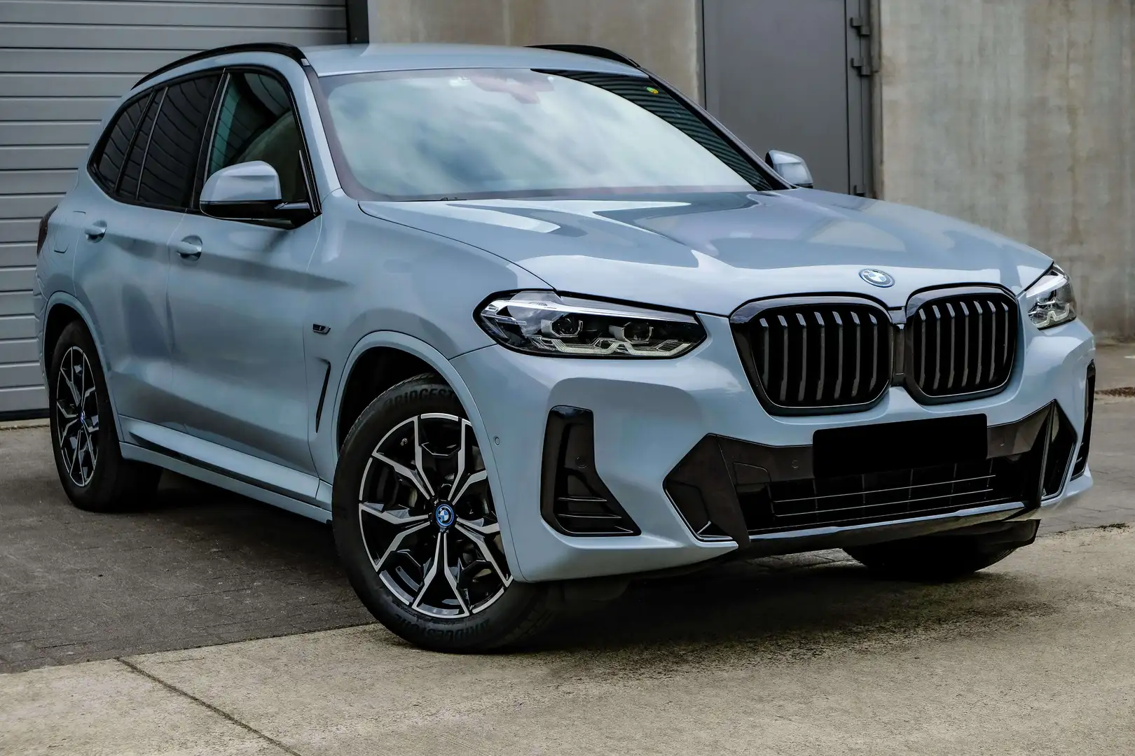 BMW X3 30e M Sport LCI PHEV Grau - 2