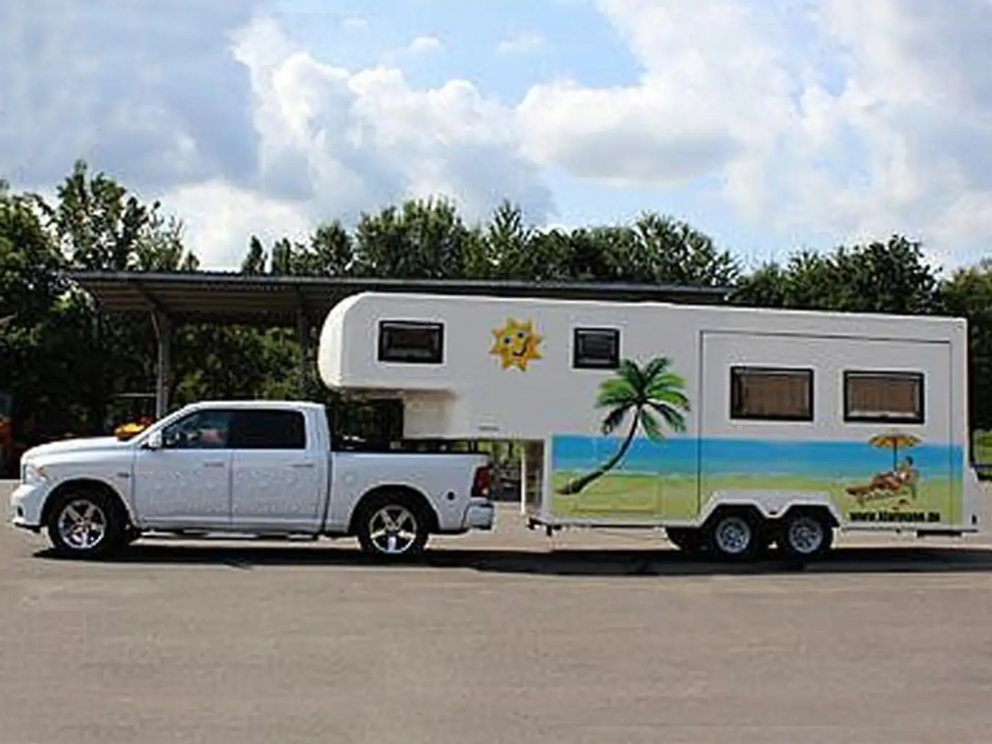 Sonstige Marken Dodge RAM 1500 - Homar Sattelauflieger - Wohnmobil Weiß - 2