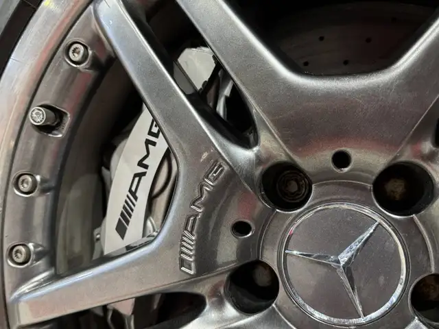 Mercedes-Benz SL view 12