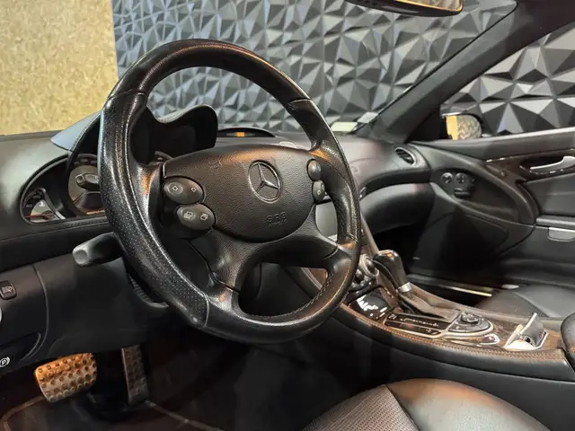 Mercedes-Benz SL view 9