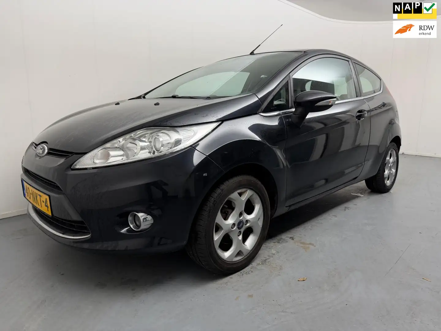 Ford Fiesta 1.25 Titanium # Airco # Lmv # Nap Zwart - 1