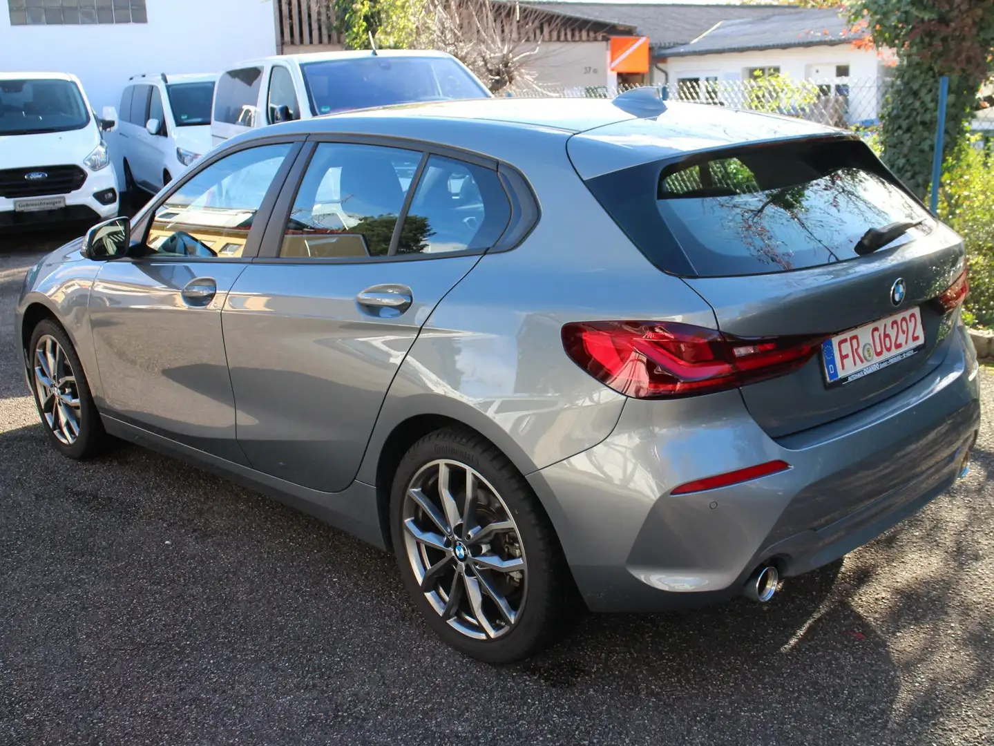 BMW 120 120i Aut./F40/4Tür/Nav/LED/SHZ/LifeCock/PDC/18 Grau - 2