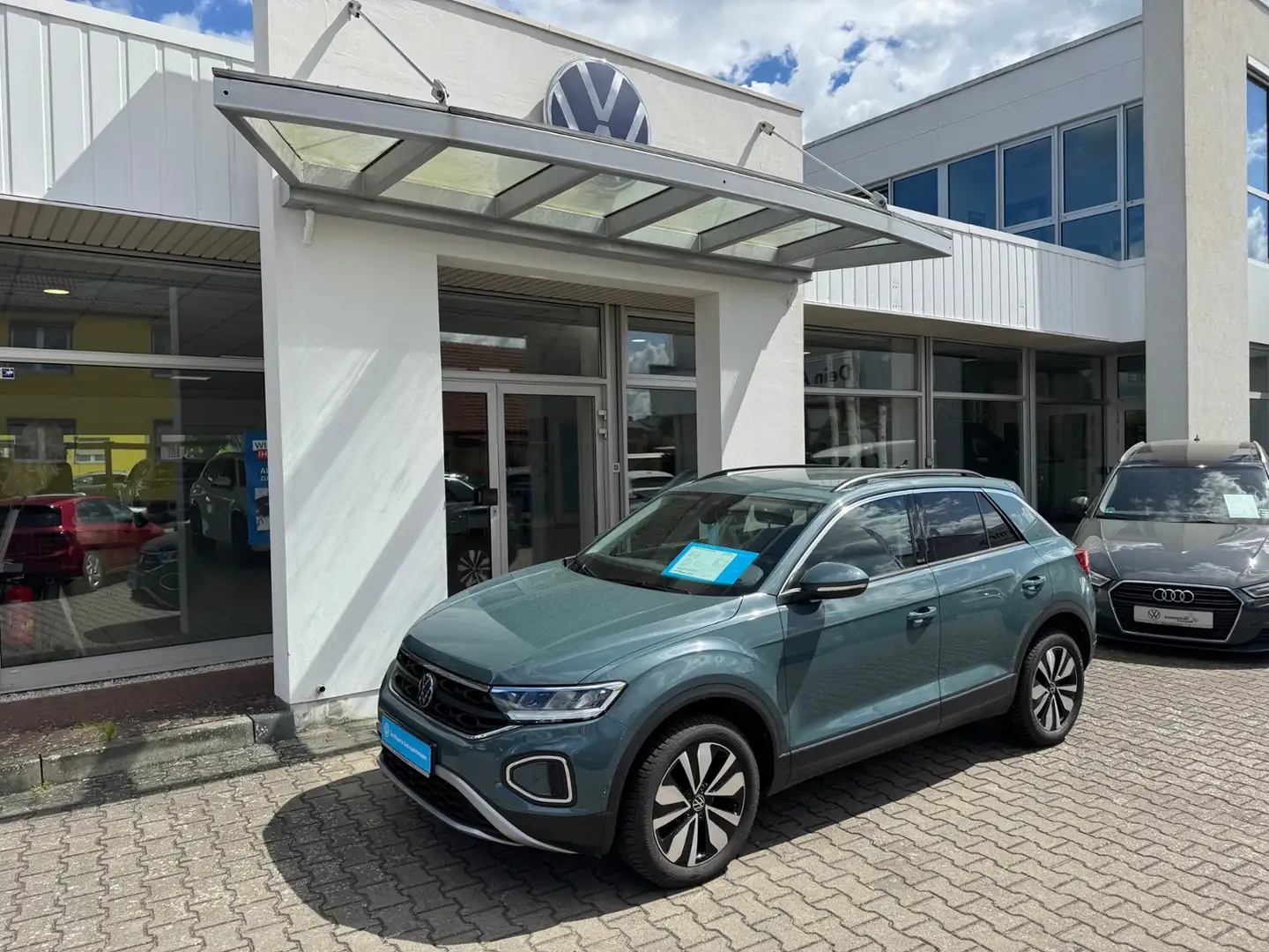 Volkswagen T-Roc 1.5 TSI DSG Life Blauw - 2