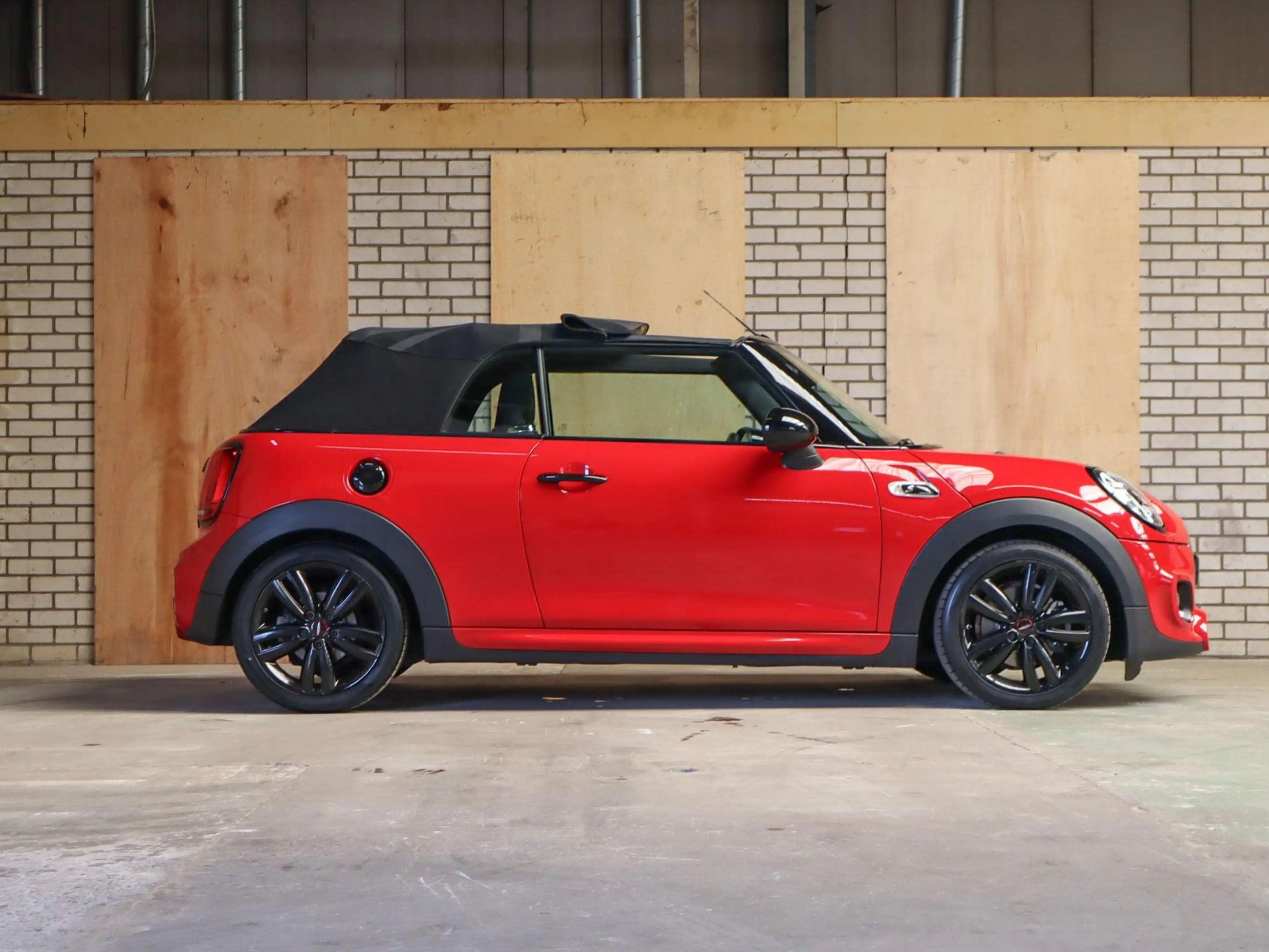 MINI Cooper S Cabrio 2.0 192pk AUT | LED Koplampen | Navigatie | 17" Ve — photo 4