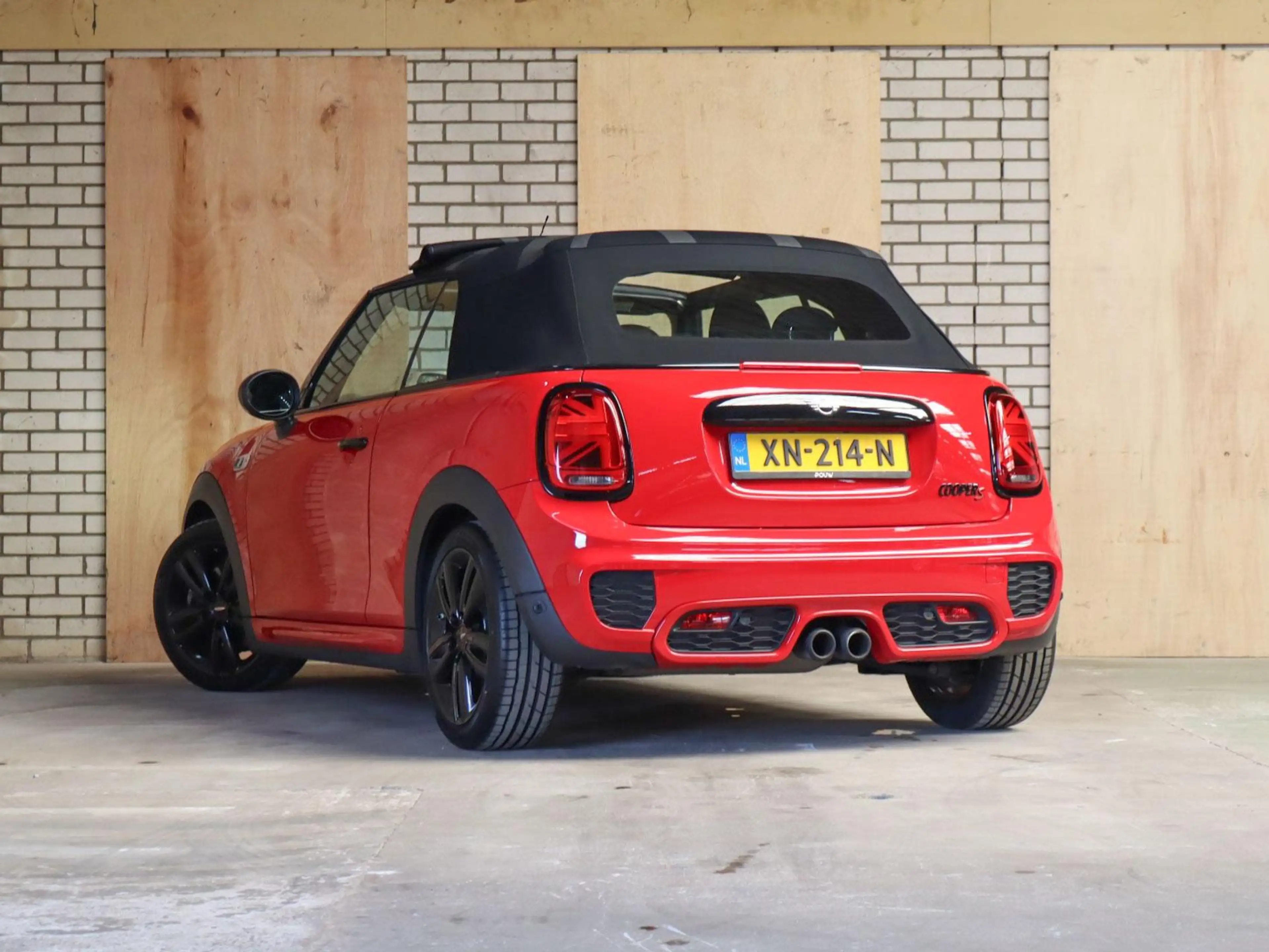 MINI Cooper S Cabrio 2.0 192pk AUT | LED Koplampen | Navigatie | 17" Ve — photo 13