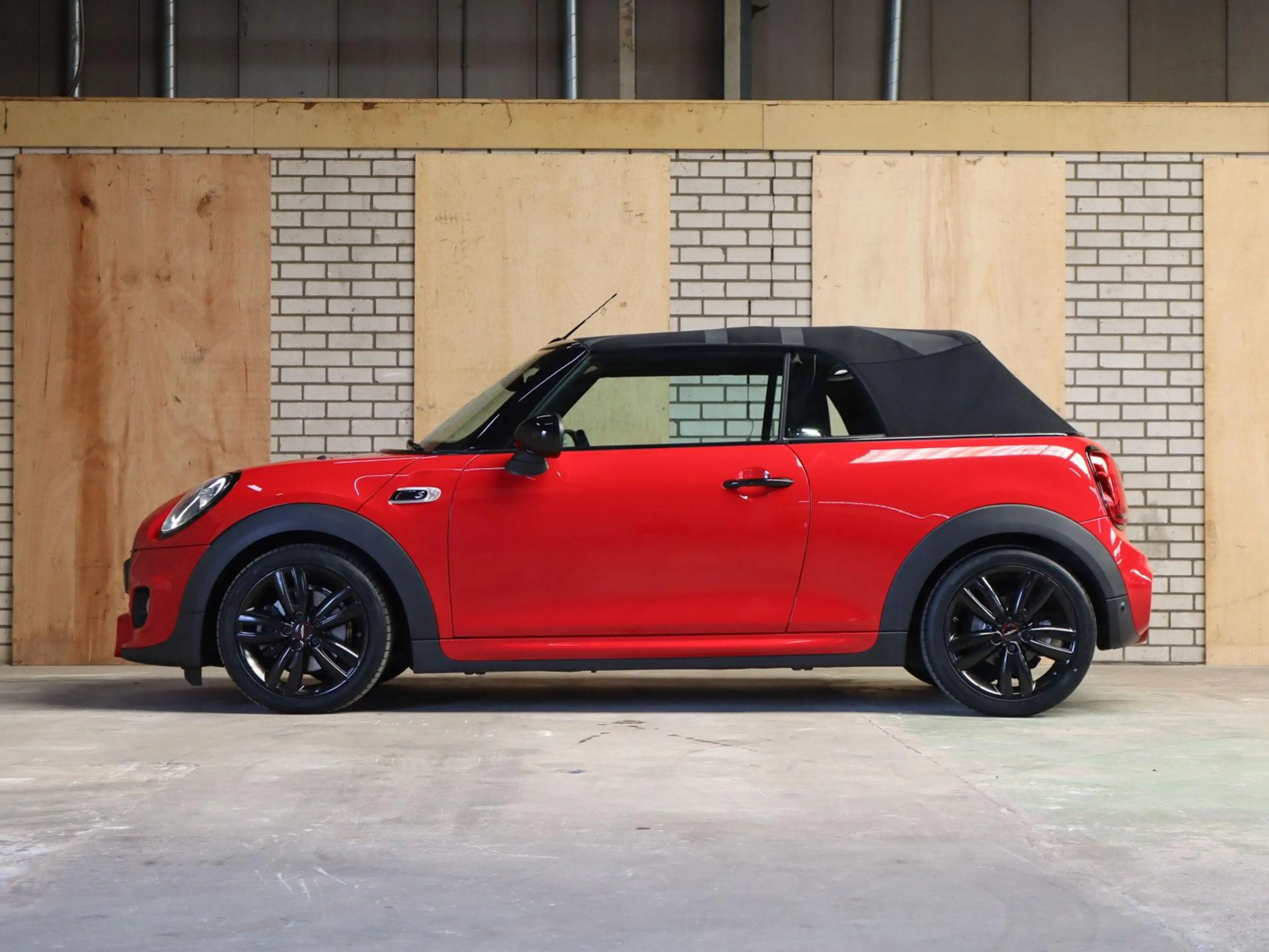 MINI Cooper S Cabrio 2.0 192pk AUT | LED Koplampen | Navigatie | 17" Ve — photo 14