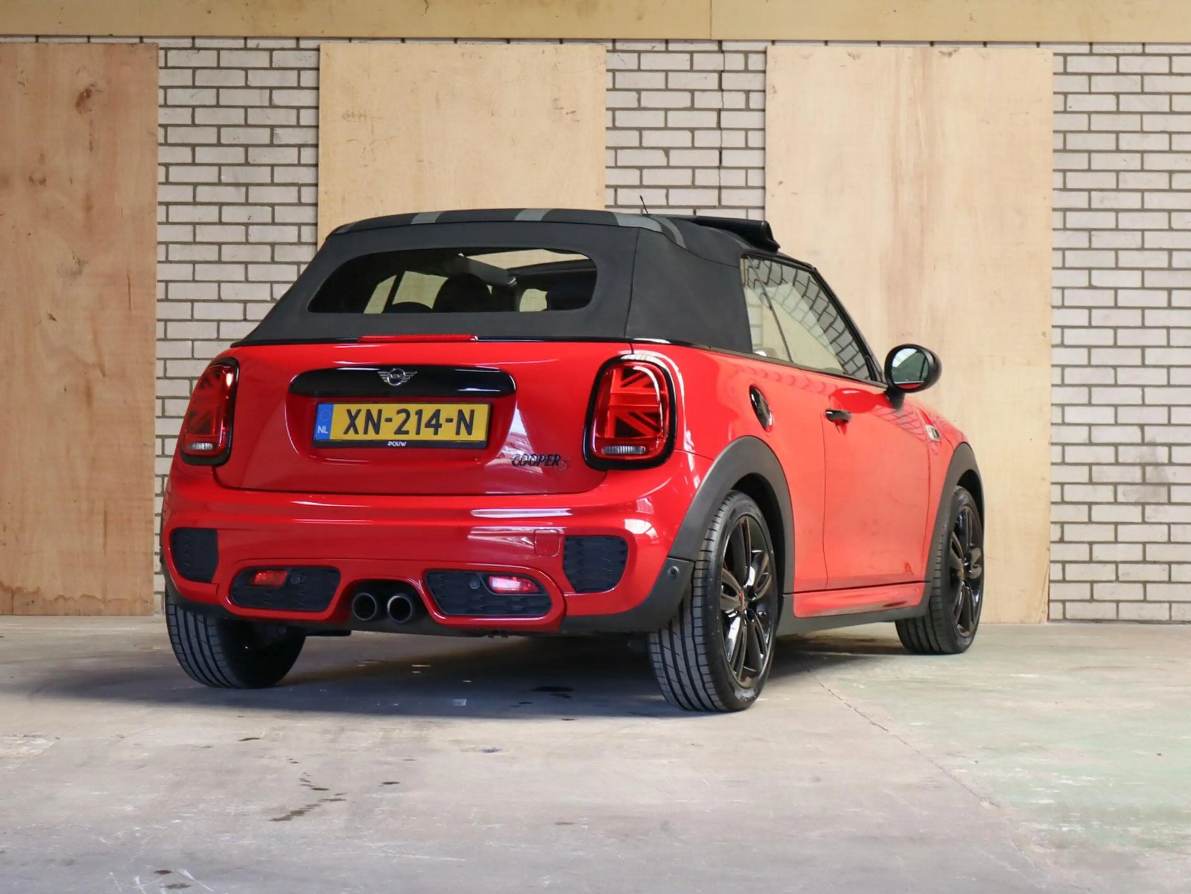 MINI Cooper S Cabrio 2.0 192pk AUT | LED Koplampen | Navigatie | 17" Ve — photo 2