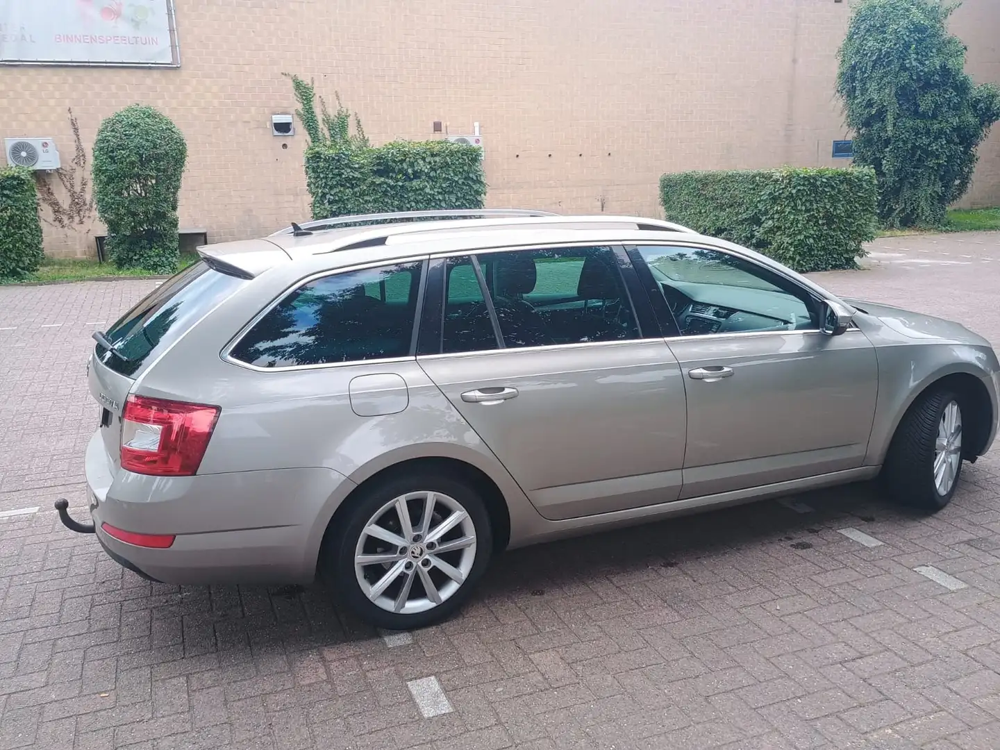 Skoda Octavia Octavia Combi 1.2 TSI Green tec Ambition Zilver - 2