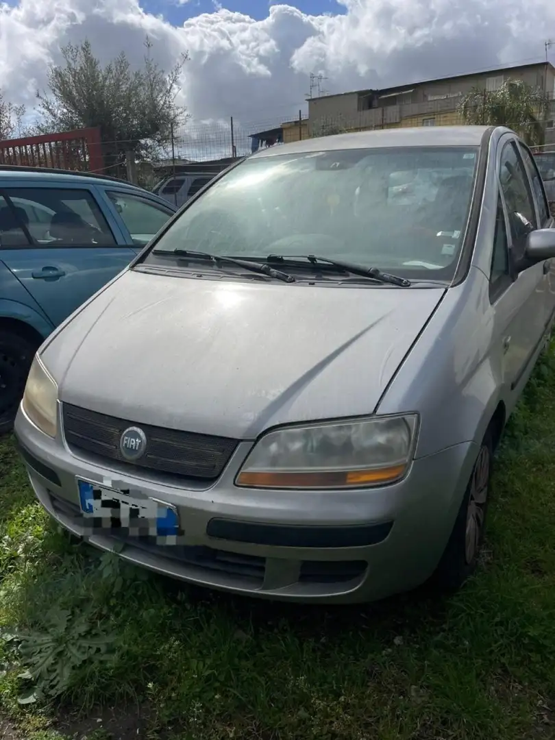 Fiat Idea 1.4 16V Dynamic METANO Gris - 1