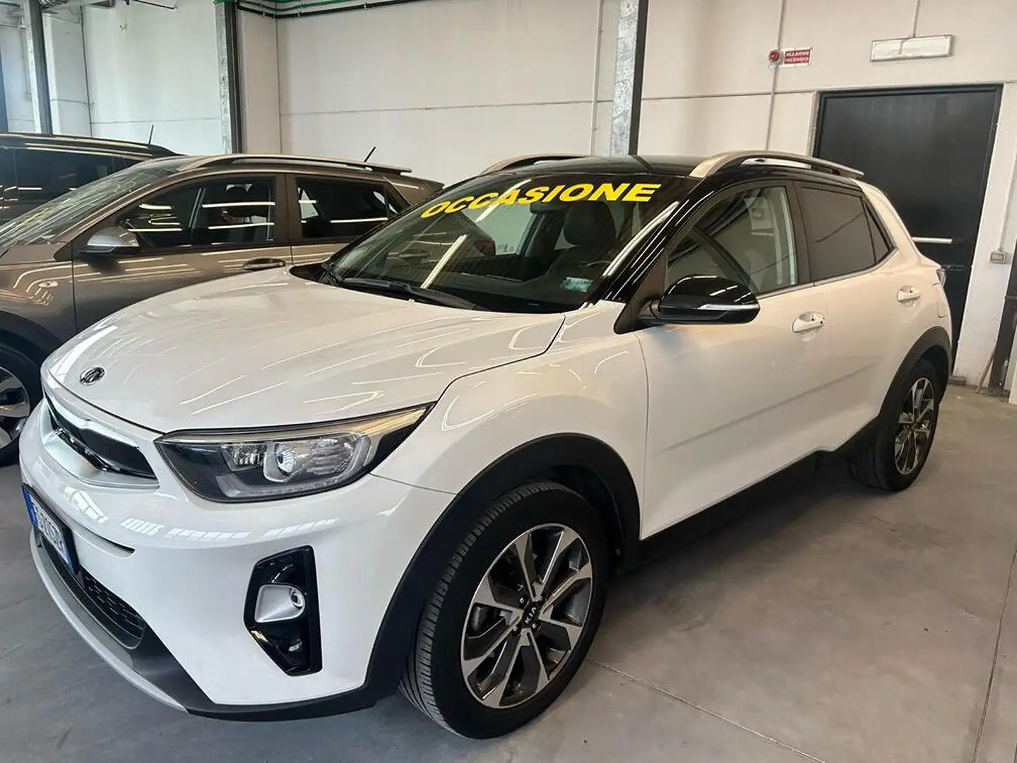 Kia Stonic 1.0 T-GDi 120CV Energy Blanc - 1