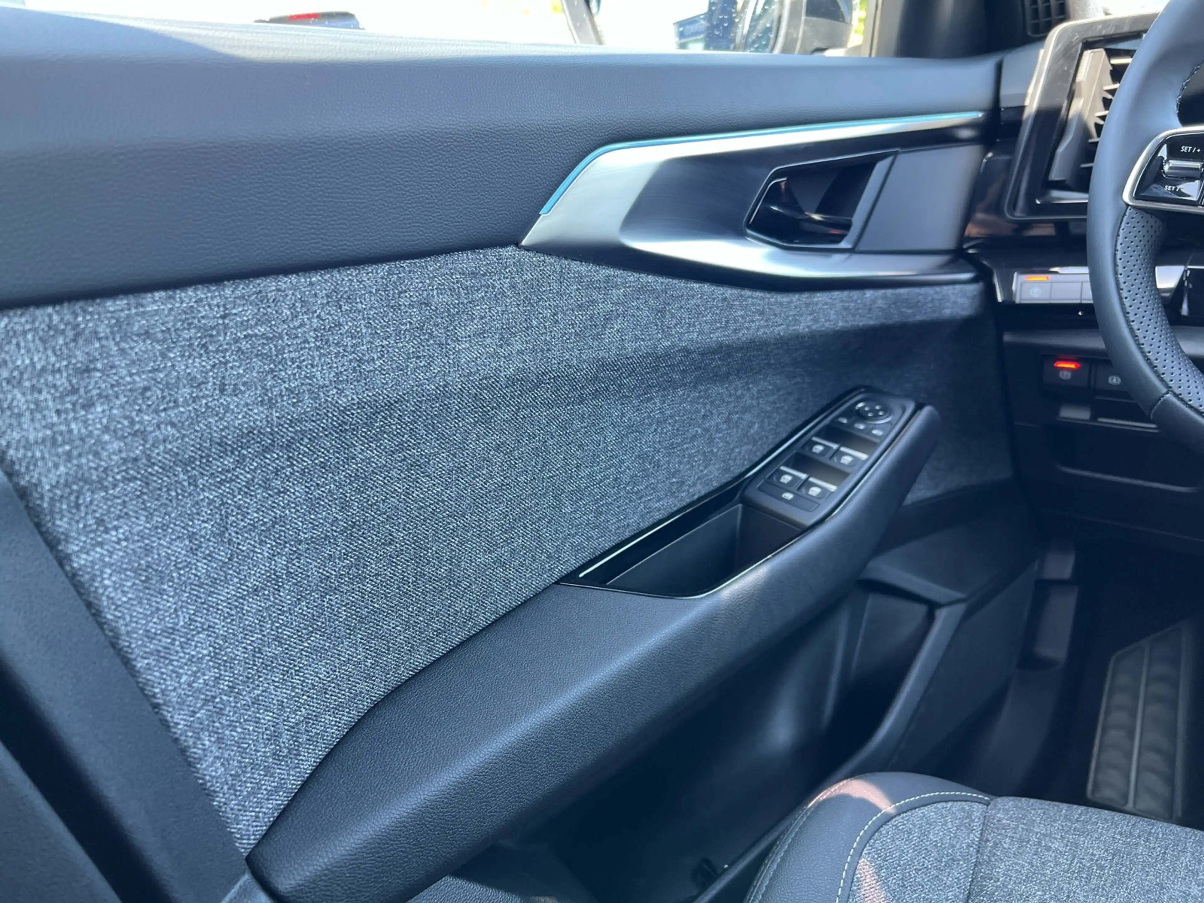 Renault Espace Full Hybrid 200 E-Tech Techno 7-Sitzer+SHZ+GJR — photo 13