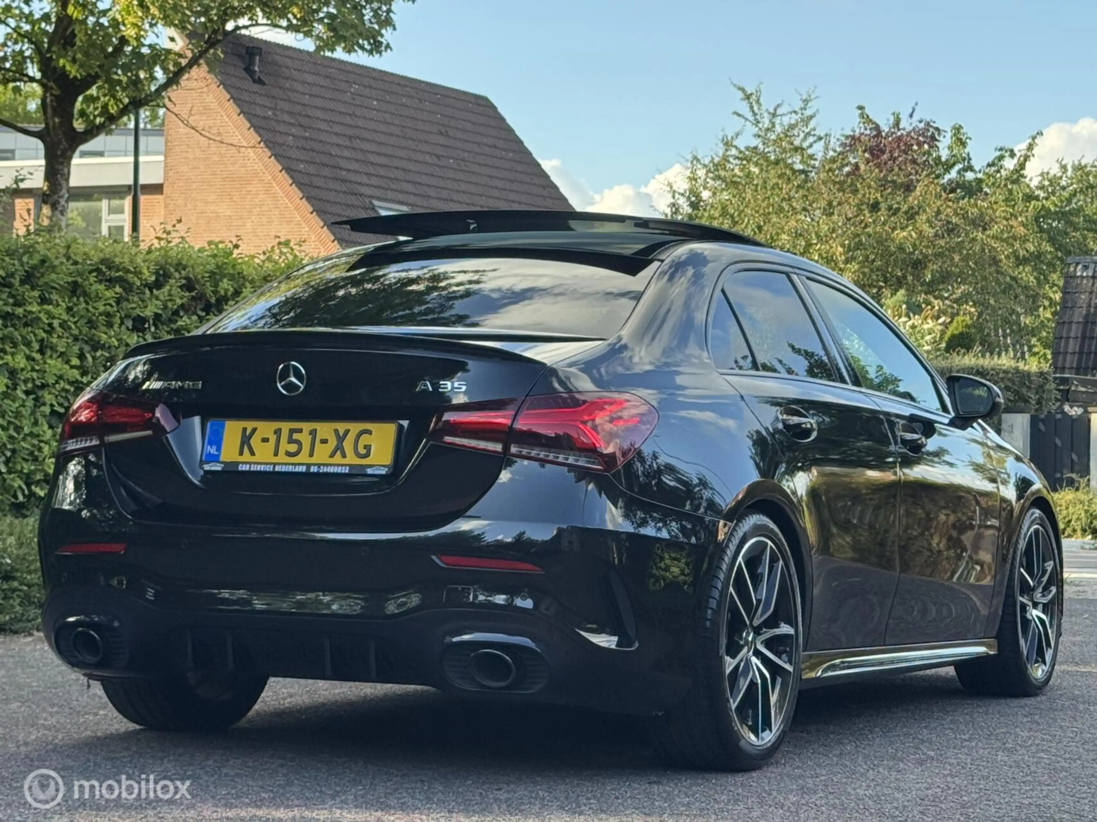 Mercedes-Benz A 35 AMG 4MATIC Premium Plus — photo 17