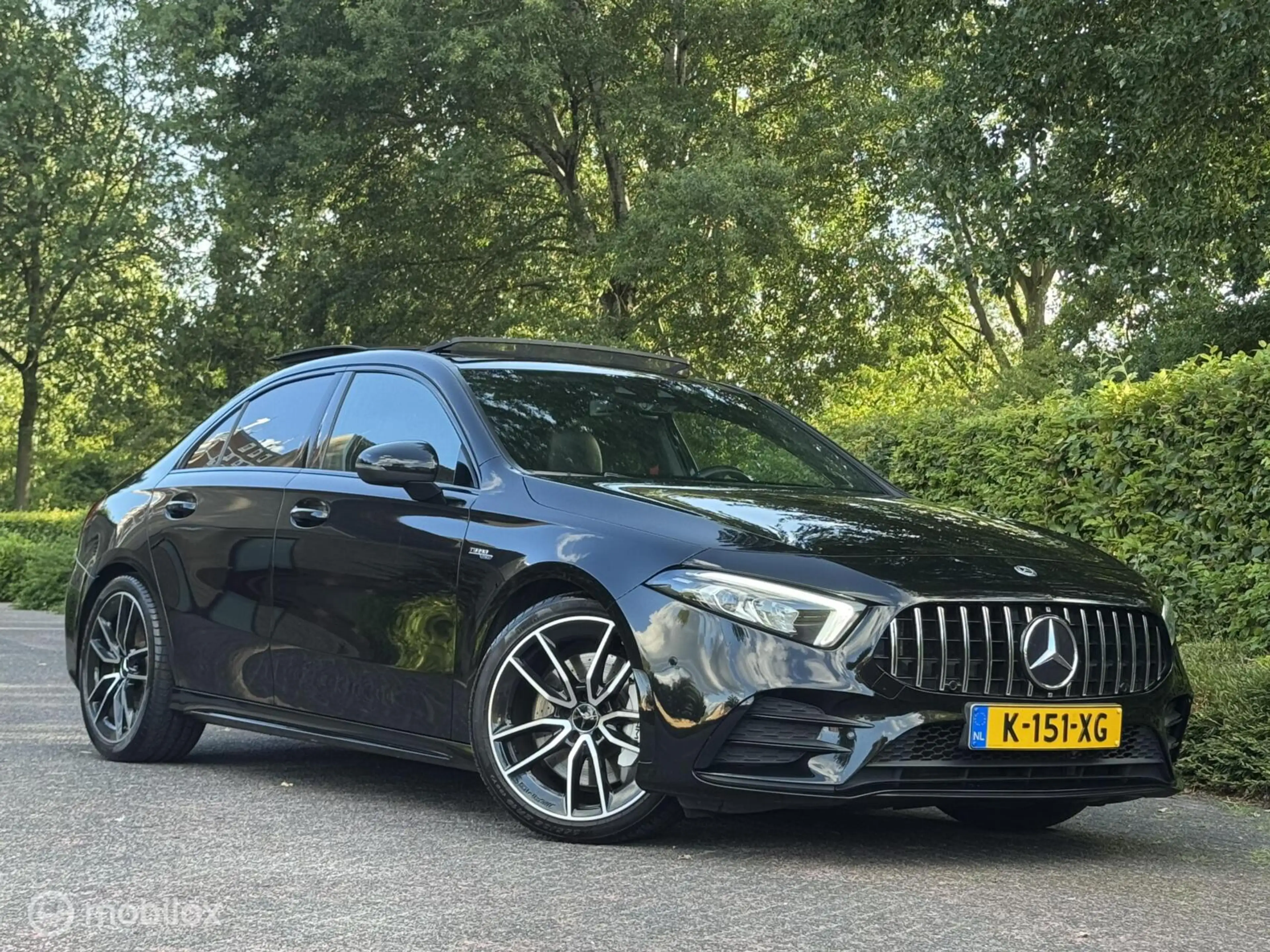 Mercedes-Benz A 35 AMG 4MATIC Premium Plus — photo 2