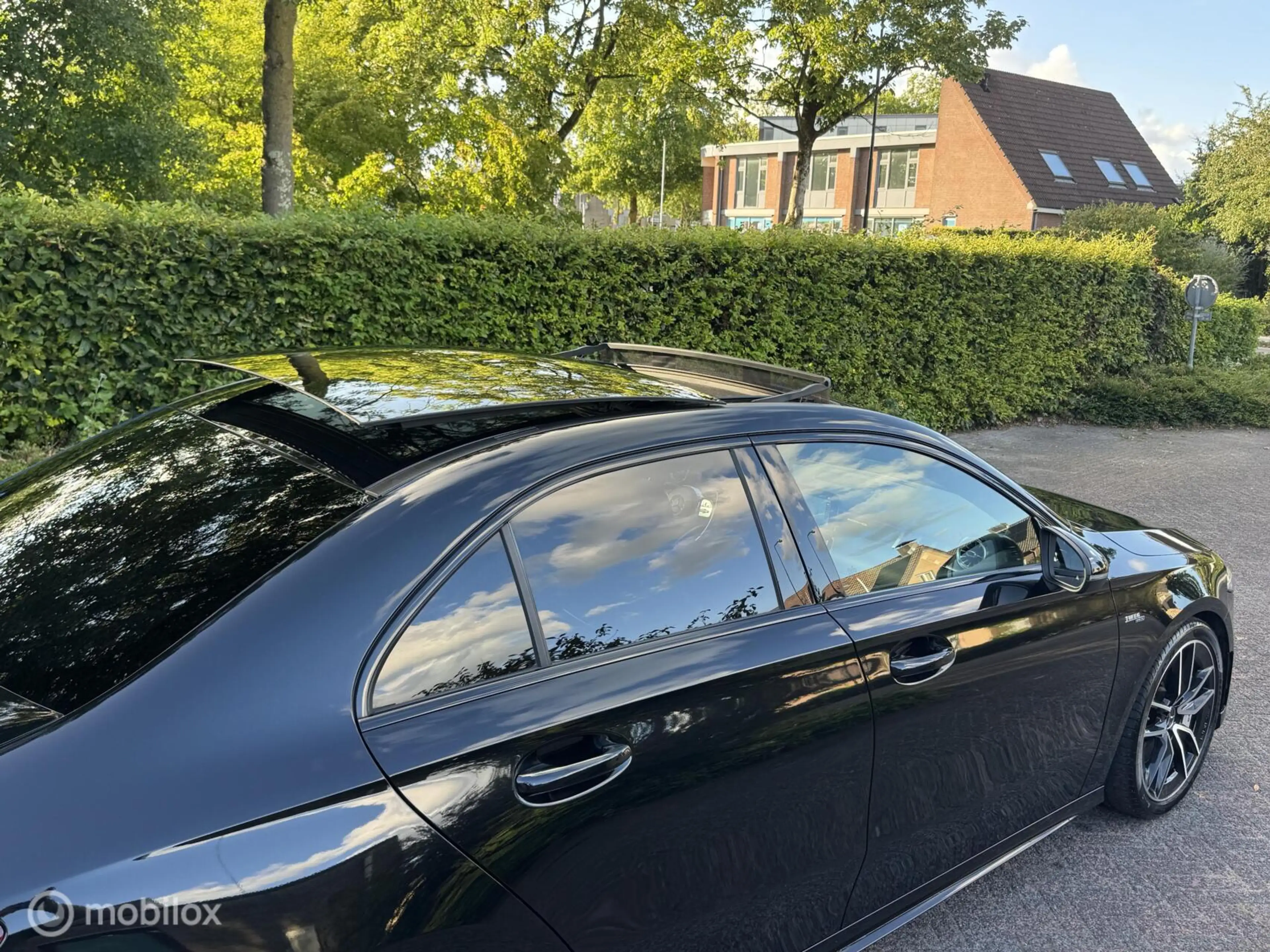 Mercedes-Benz A 35 AMG 4MATIC Premium Plus — photo 20