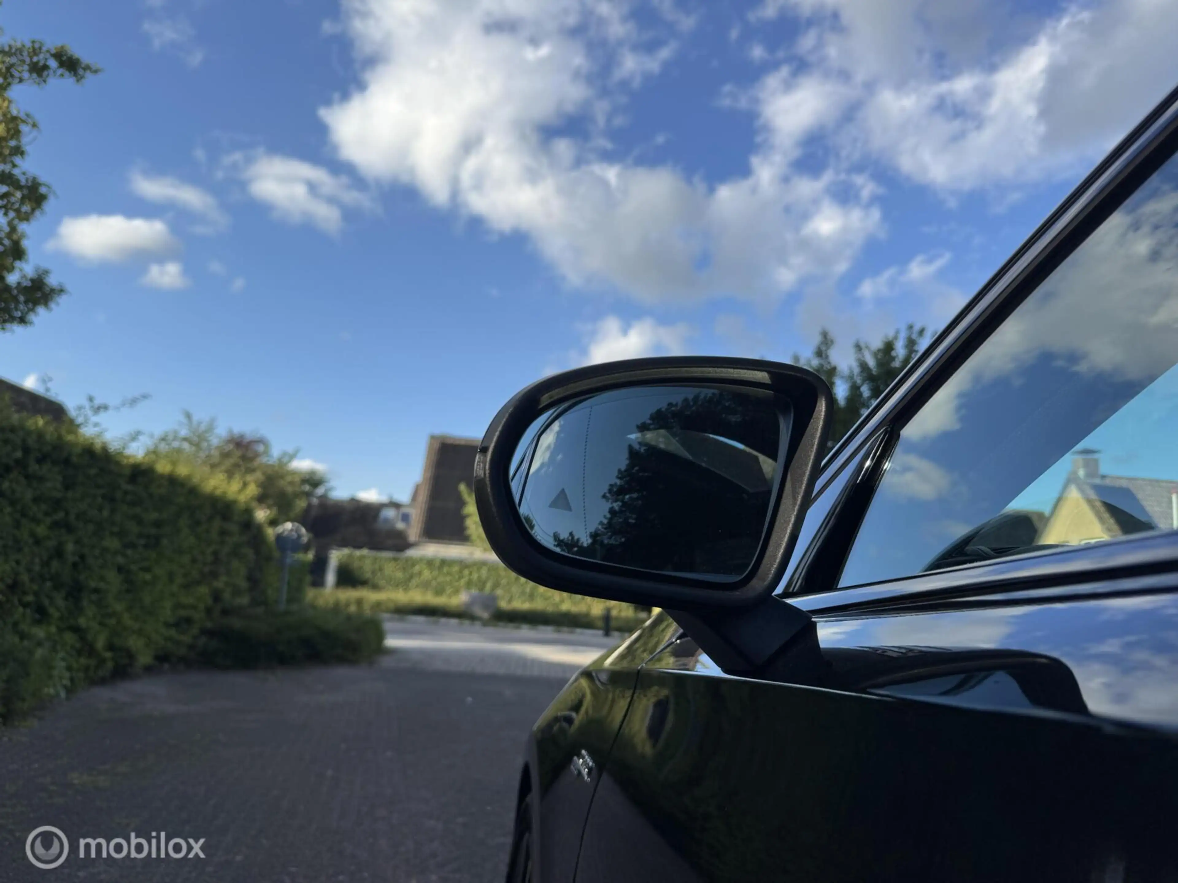 Mercedes-Benz A 35 AMG 4MATIC Premium Plus — photo 6