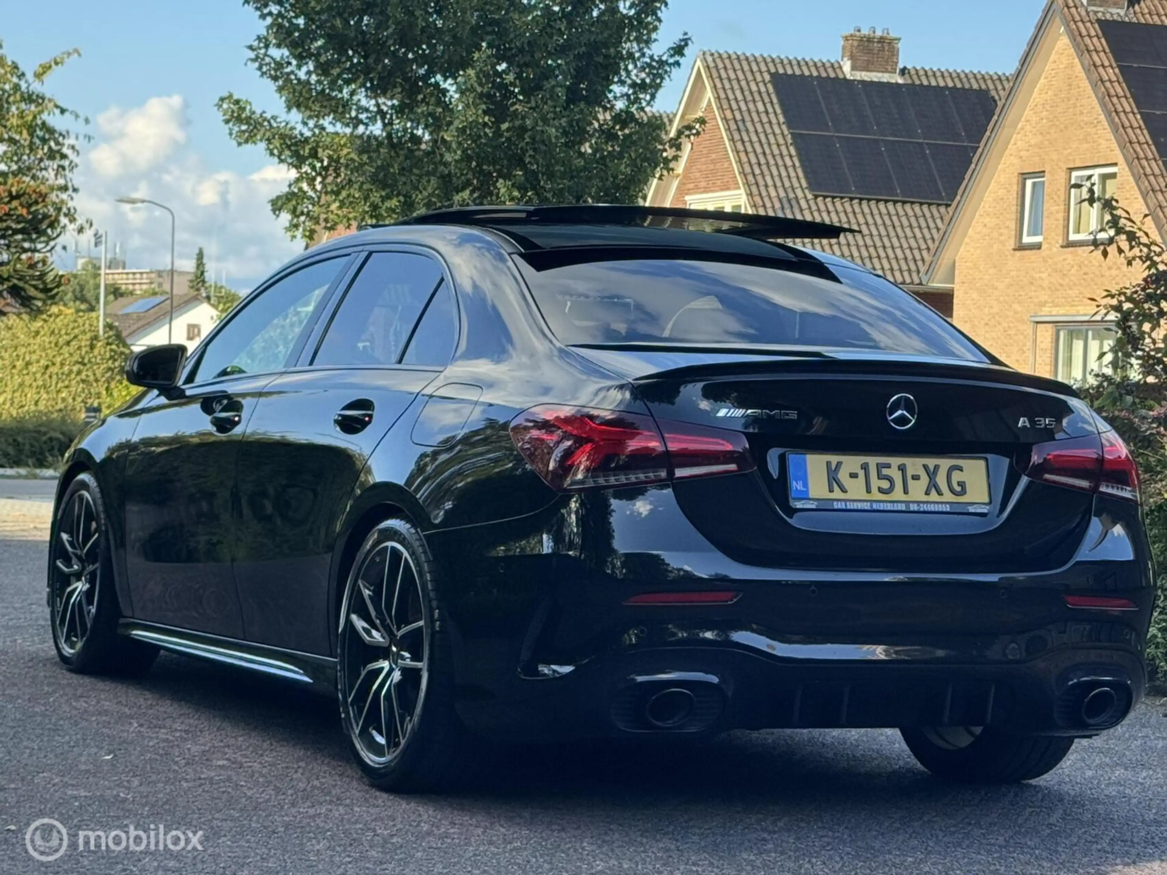 Mercedes-Benz A 35 AMG 4MATIC Premium Plus — photo 18