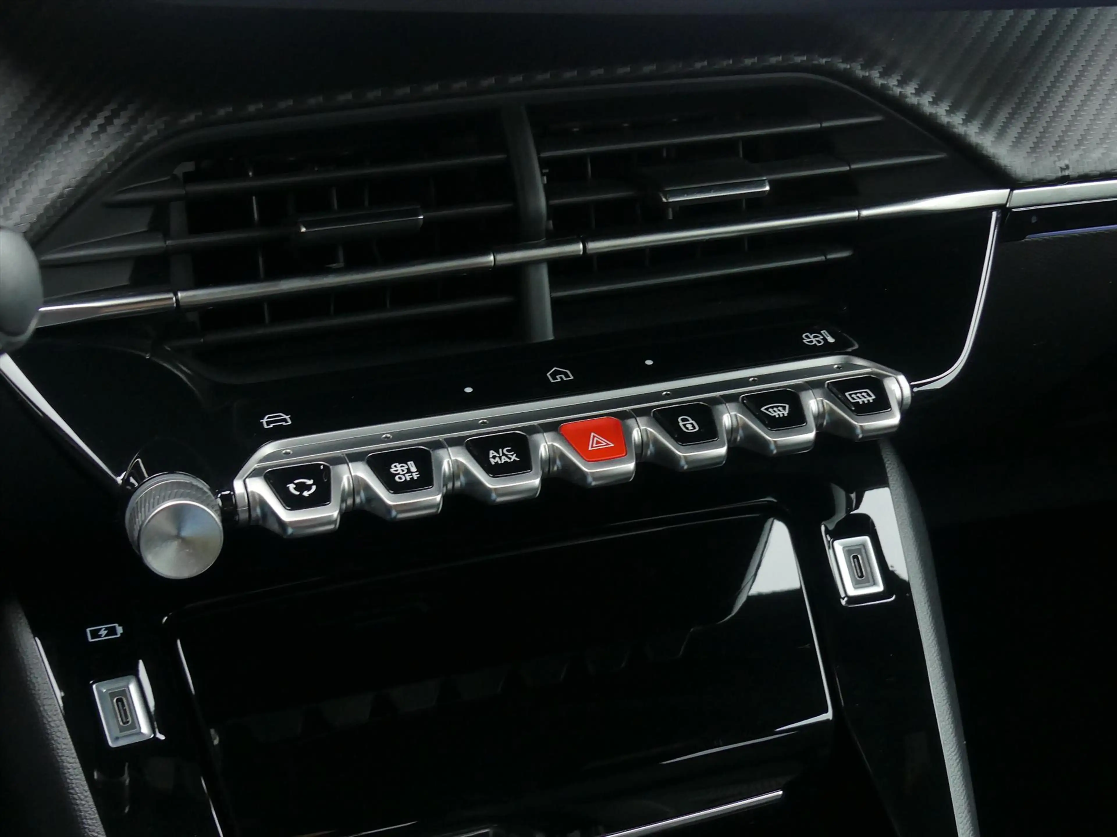 Peugeot e-2008 EV 50kWh 136PK GT NAVI/KEYLESS ENTRY/ADAPT.CRUISE/ — photo 32